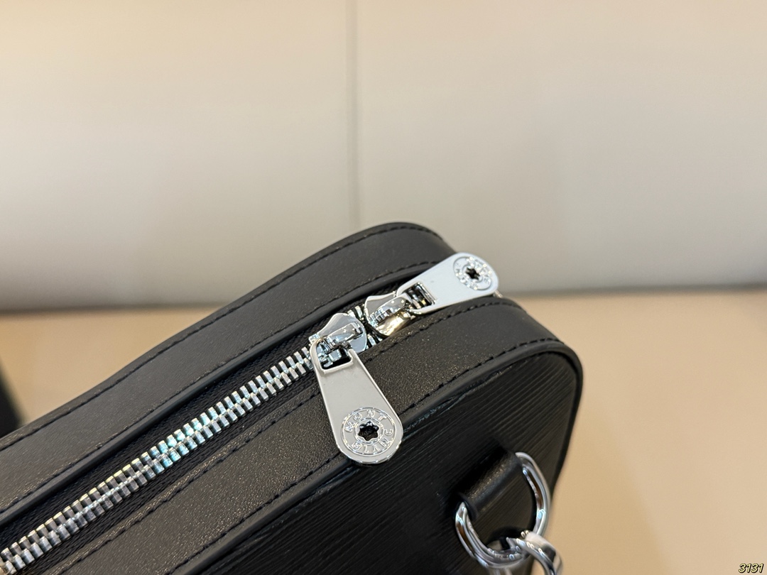 &yen;310 万宝龙Montblanc 经典公文包💼 适合上班族 出差必备 商务风 超高性价比男包 尺寸 38 28
