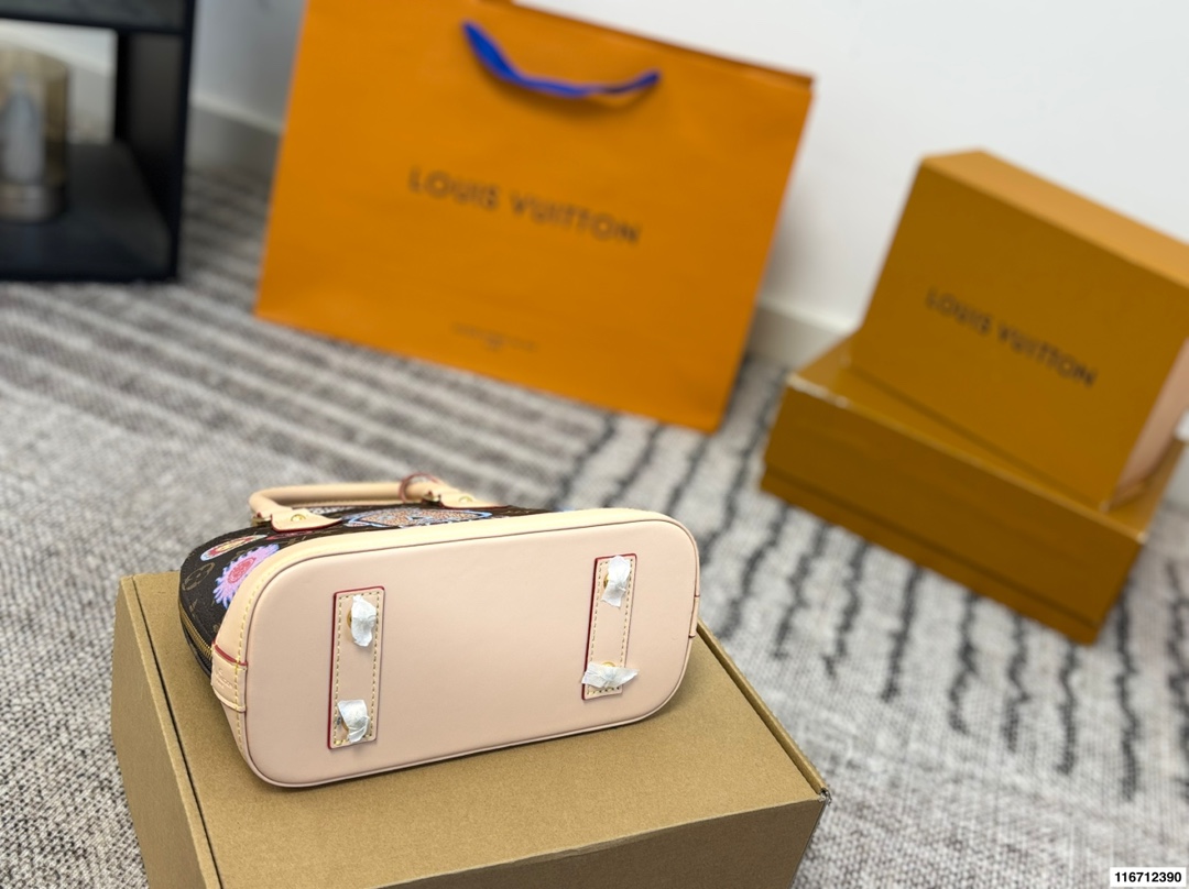 P150配折叠盒⚠️尺寸24*17 LV 贝壳包 又甜又酷 一整个爱住 百搭时尚 颜值超高