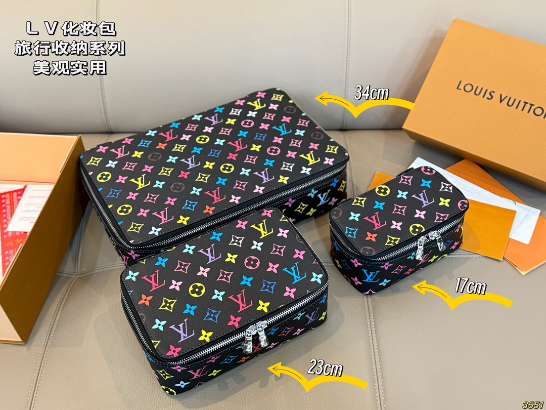 ¥130/¥120/¥110 LV 化妆包 LV旅行收纳系列 实用 真的很美很喜欢!实用、美观、耐造、出去旅游看了心情也会好好 尺寸:34 22 8/23 14 8/17 10 8