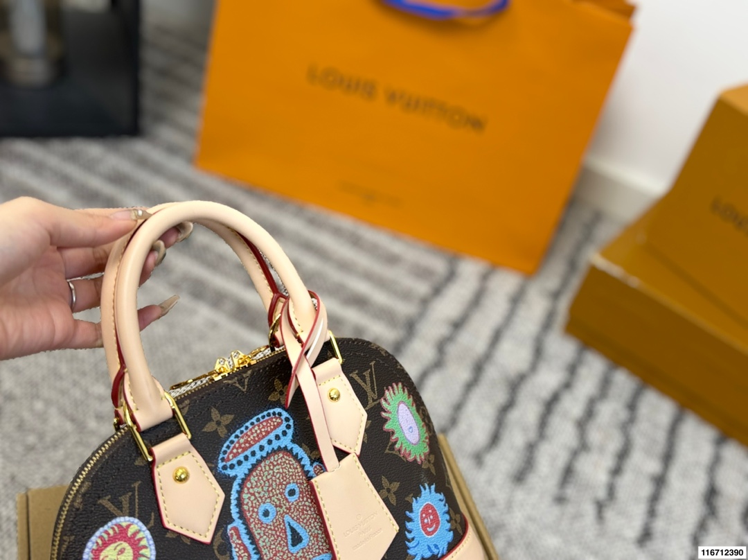 P150配折叠盒⚠️尺寸24*17 LV 贝壳包 又甜又酷 一整个爱住 百搭时尚 颜值超高