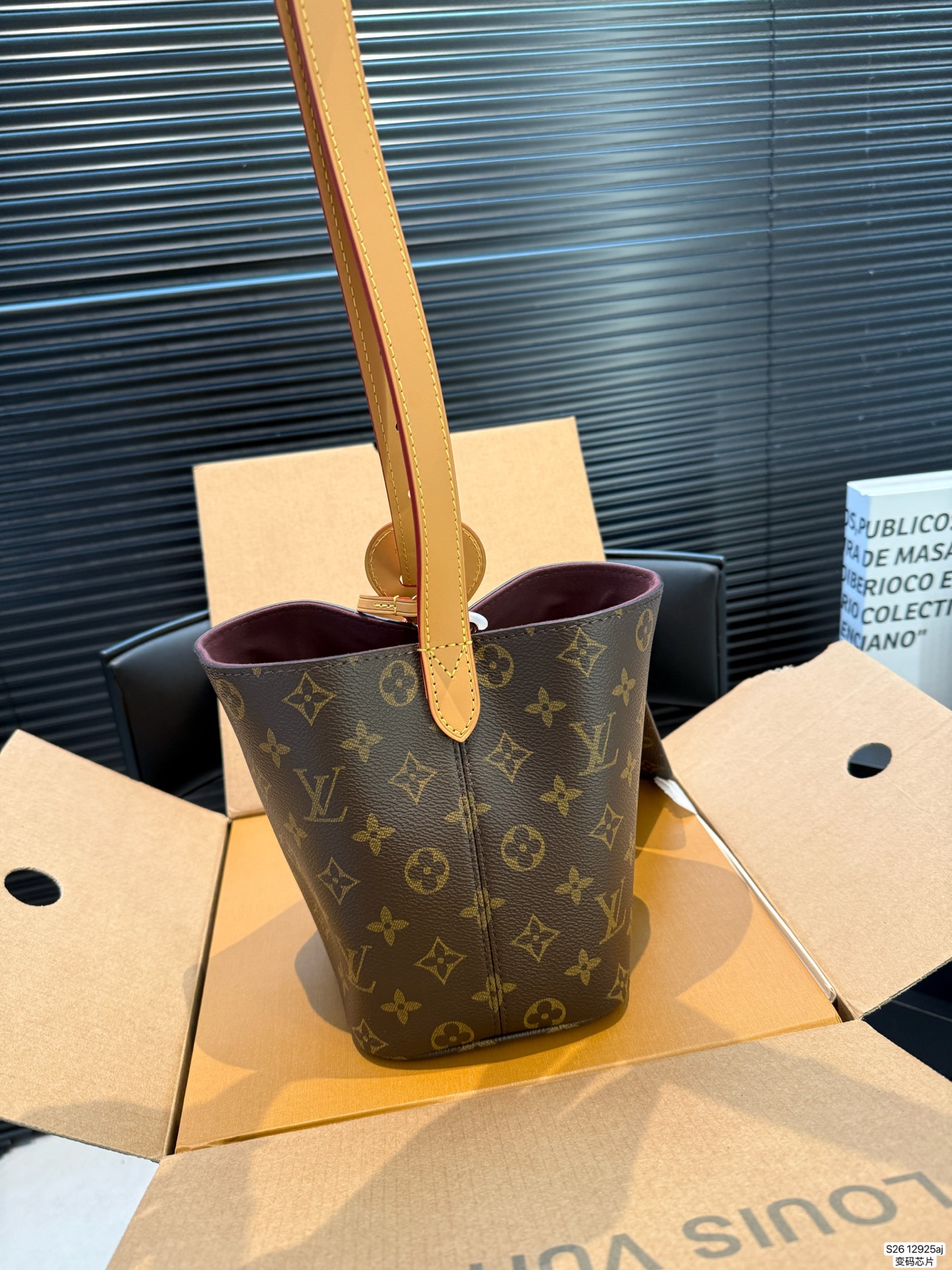 P180 芯片版本 配飞机盒折叠盒子 盲猜这次LV上新黑马是ALL IN BB Lv水桶 LV尤物! 尺寸：16 18 货号12925