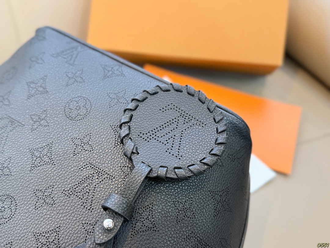 ¥220 Lv菜篮子托特包 高颜值 潮酷 时尚女孩必入 适合日常 通勤 出街 尺寸20 20