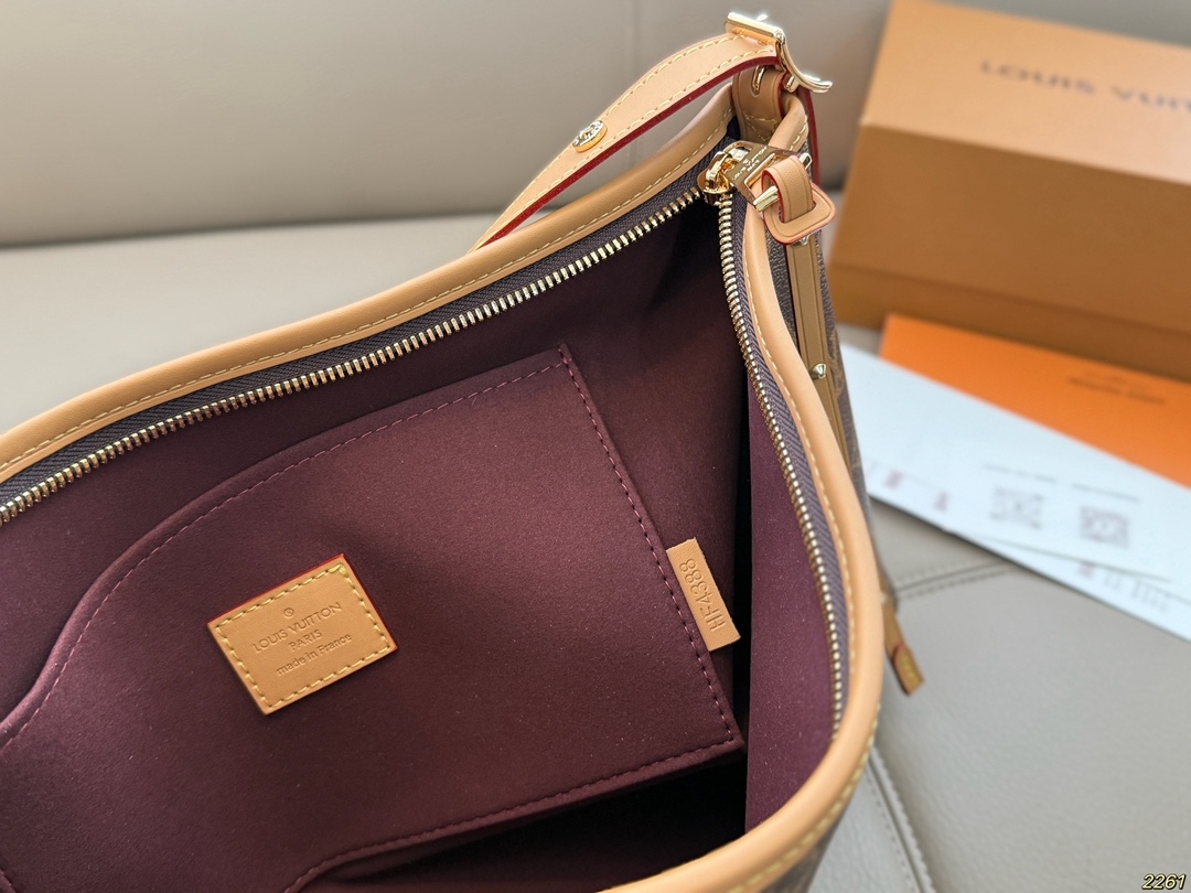 &yen;175折叠盒 lv横版carryall好像也挺可爱 Carryall算得上是L家的当家花旦之一了， &ldquo;简洁实用