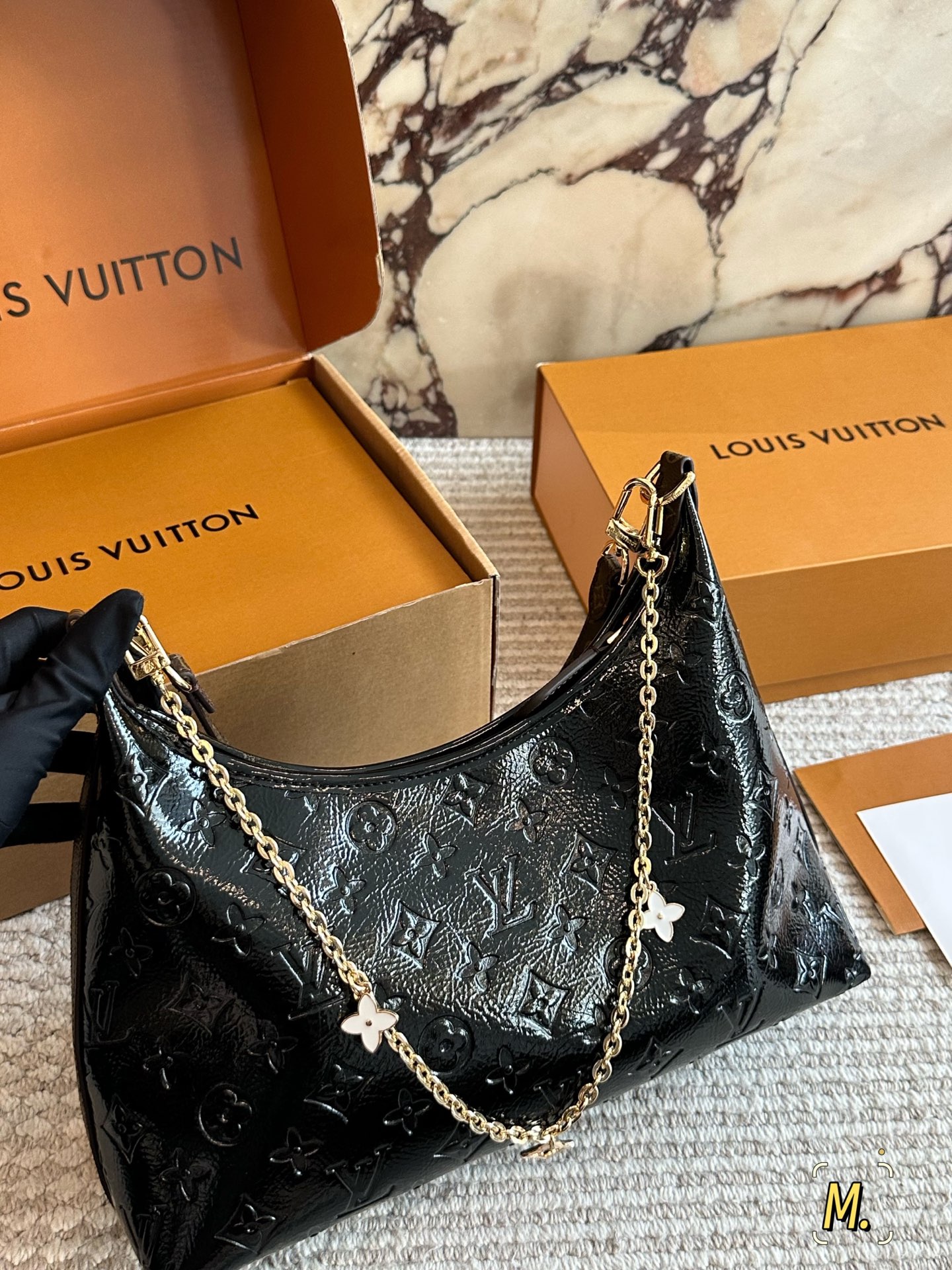 💰190 配盒 size 32 17cm L家 新款 上身简直不要太好看 斜挎、单肩、手拎！ 新尺寸真的很nice 搜索🔍Lv 水桶包