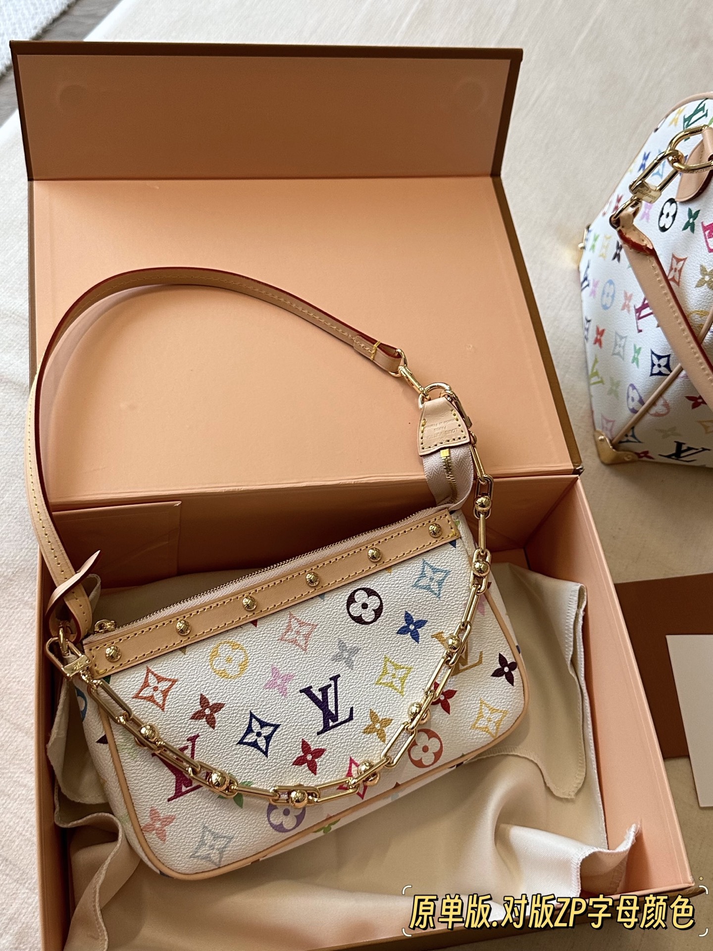 💰200 配盒 原单版 size：22*12cm L家 麻将包 ！复刻版 ⚠️短肩带！链条⛓️ 统统都有！！ 麻将包超百搭 真香腋下包