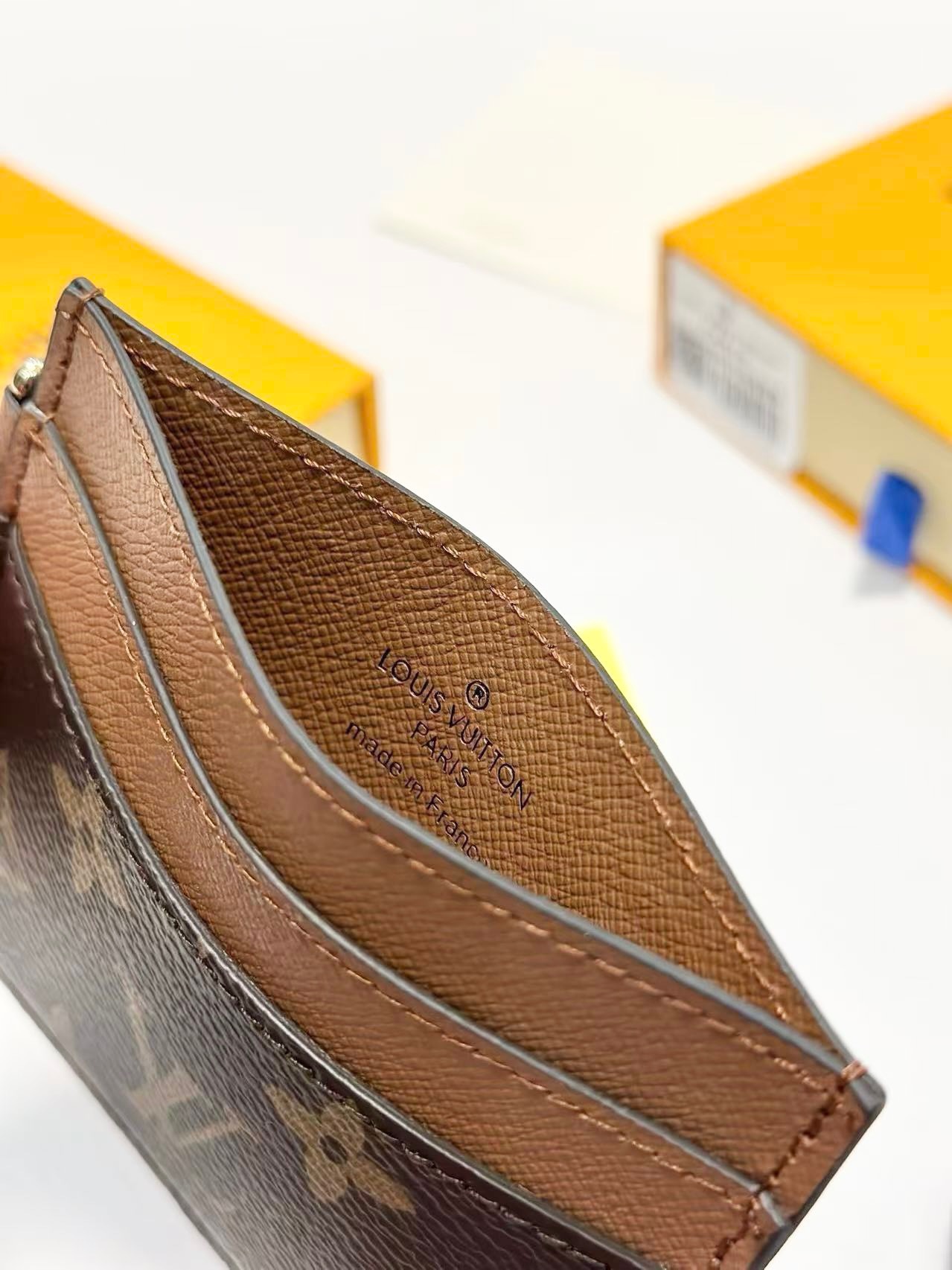 P70🎀🎀颜色 老花 老花粉 老花黑 白格🎀尺寸 10x5🎀纯皮卡包 超级自留。两用卡包钱包👛卡位钞票位 特别实用