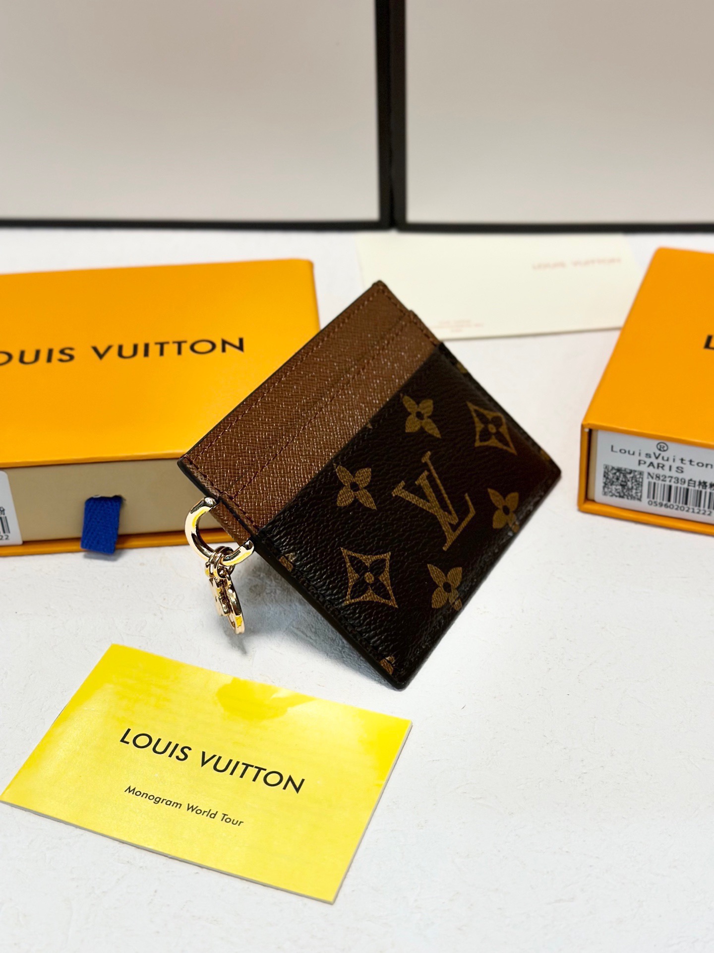 P70🎀🎀颜色 老花 老花粉 老花黑 白格🎀尺寸 10x5🎀纯皮卡包 超级自留。两用卡包钱包👛卡位钞票位 特别实用