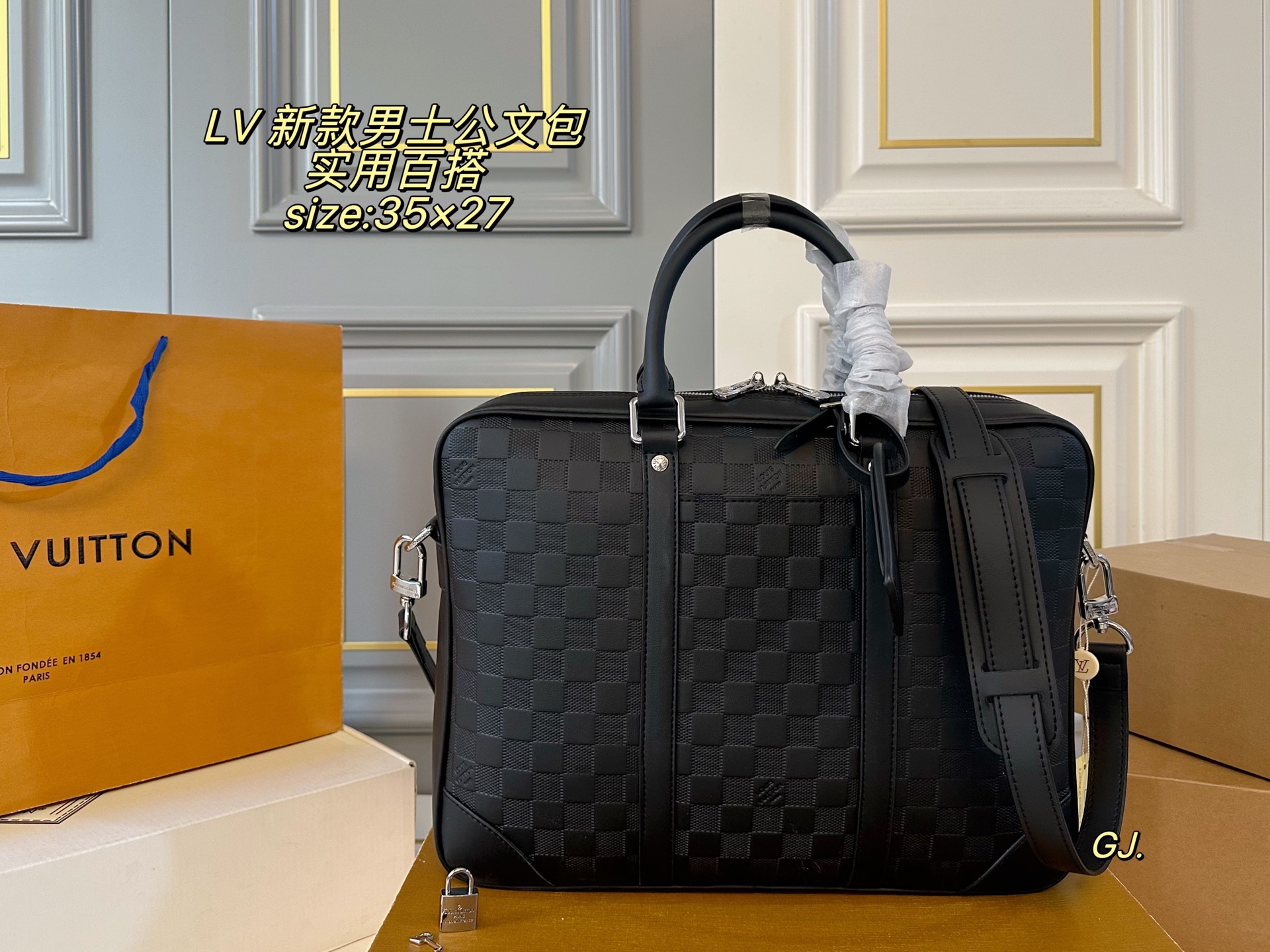 P170（无盒） size：35&times;27 LV 路易威登新款男包公文包❤️ 空间超可，🉑️容纳13寸笔记本 🉑️拆卸并可调节的肩带舒适肩背 实用又精致，各种场合都适合❗️