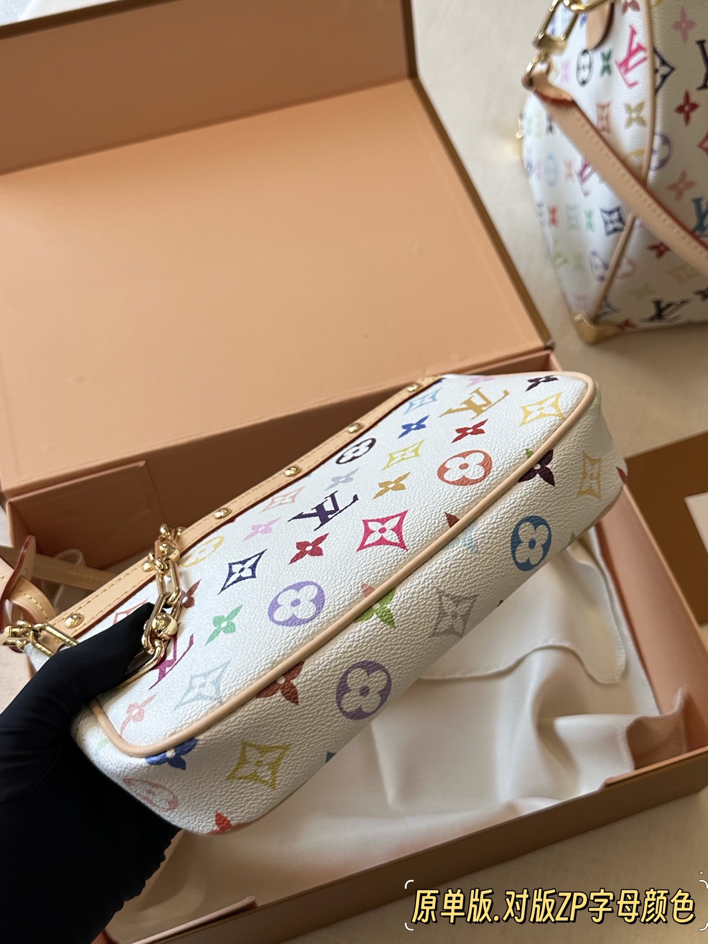 💰200 配盒 原单版 size：22*12cm L家 麻将包 ！复刻版 ⚠️短肩带！链条⛓️ 统统都有！！ 麻将包超百搭 真香腋下包