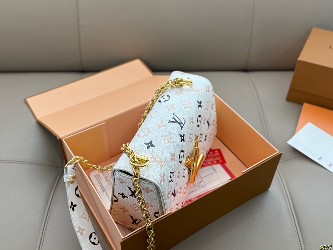 &yen;145折叠盒 原版五金带logo LVTwist新款包包 复古优雅 永远的经典 正式休闲皆可 日常通勤无压力 尺寸：23 16