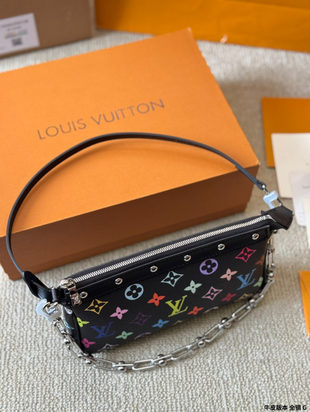 牛皮版本 全钢 p200 LV村上隆联名款麻将包 2025早春走秀款 枕头包 LV/路易威登 新款经典枕头包单肩斜挎女包 尺寸20 13cm 折叠盒包装