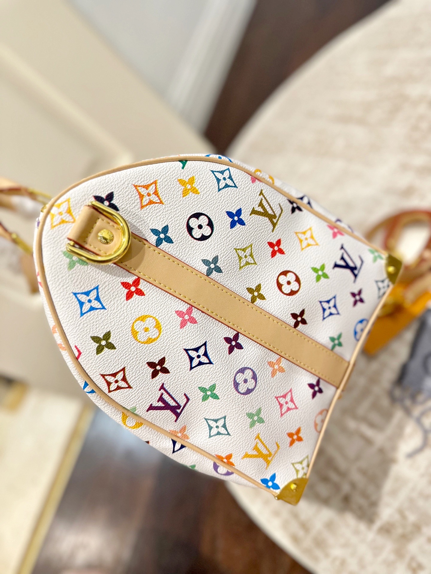 p220 尺寸 45cm 超酷中LV Keepall老花旅行袋 LVKeepall 出差旅行最常用的一只包 这是超酷的一只包 可以做健身包，也可做旅行袋 容量超级感人非常的实用! 出差三四天背这只包，衣服和洗漱用品完全足够!最主要是凹造型最棒了~ 马上爱豆出街的赶脚 路易威登Louis Vuitton 9VintageMusevie 中古店Iv keepall 老花手提包包