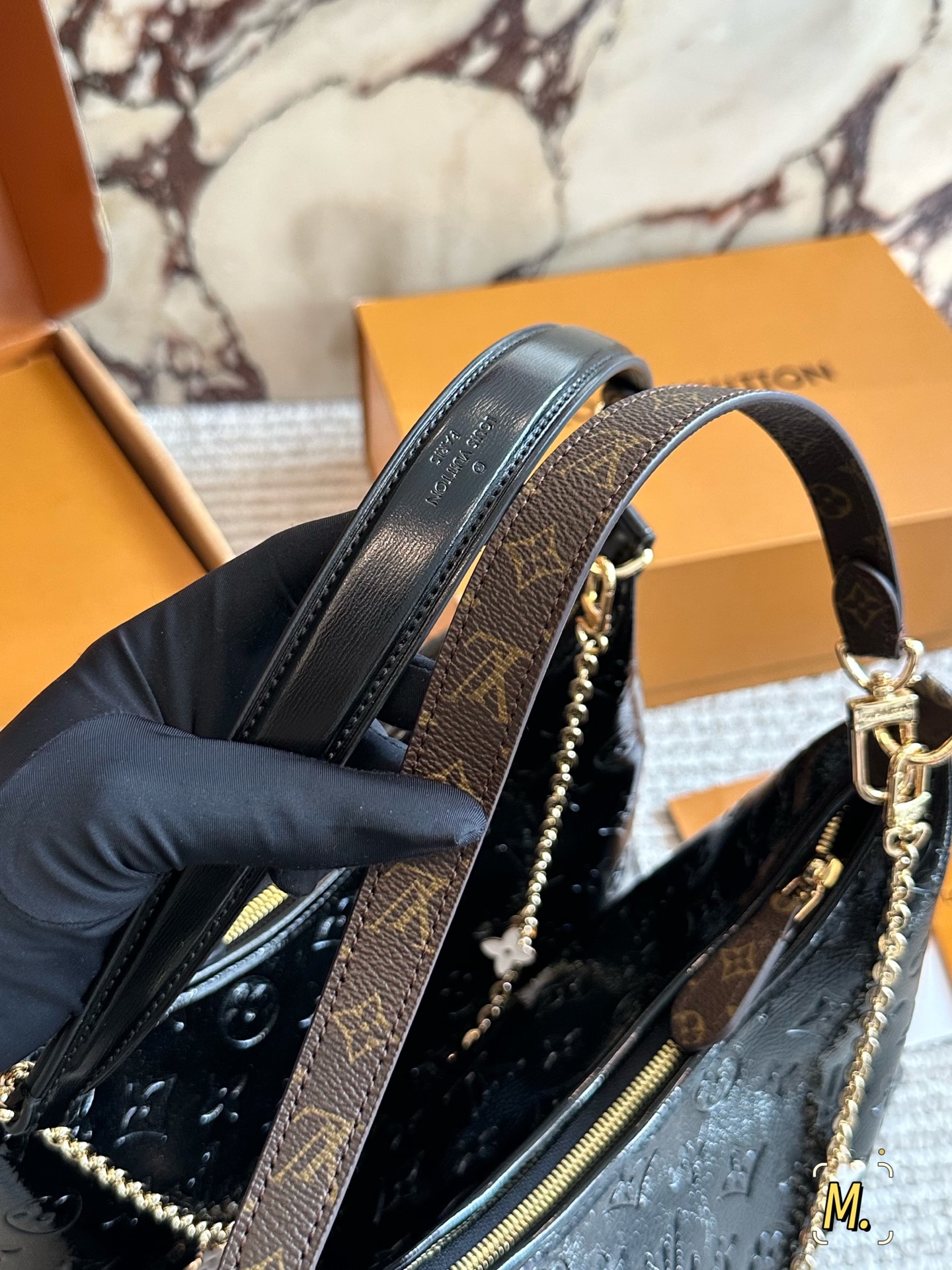 💰190 配盒 size 32 17cm L家 新款 上身简直不要太好看 斜挎、单肩、手拎！ 新尺寸真的很nice 搜索🔍Lv 水桶包