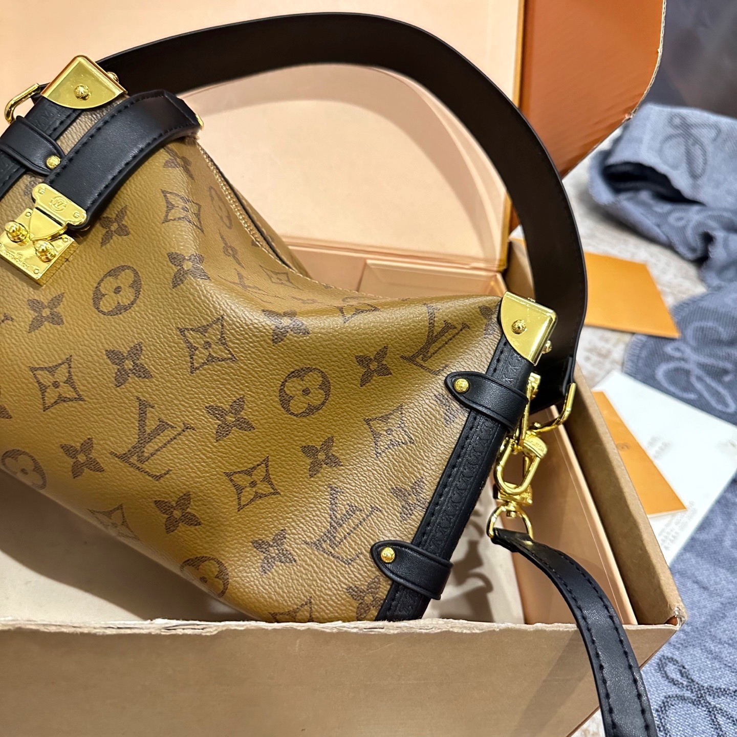 p200 官网双盒包装 size：23*16cm L家 25ss Ski系列盒子包王炸新款包 谷爱凌同款哦！ 超级洋气 upupup Sidetrunk真的出一個愛一個