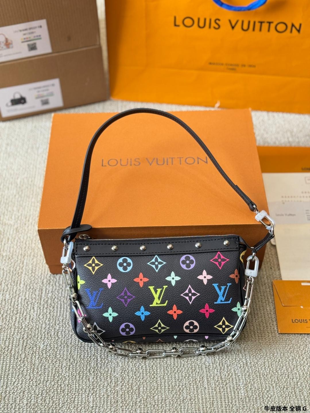 牛皮版本 全钢 p200 LV村上隆联名款麻将包 2025早春走秀款 枕头包 LV/路易威登 新款经典枕头包单肩斜挎女包 尺寸20 13cm 折叠盒包装