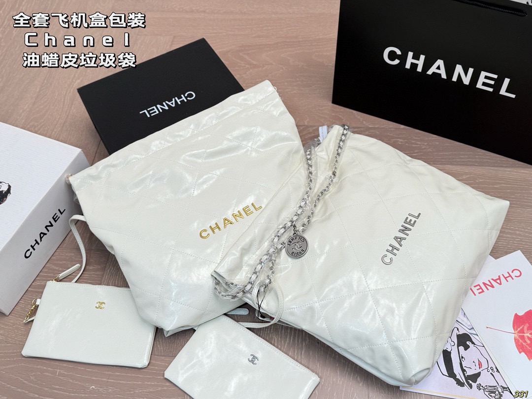 &yen;180全套飞机盒包装 油蜡皮香奈儿金币包购物袋 Chanel22bag垃圾袋真的太美啦 高级的情冷感扑面而来 超级酷 可盐可甜 给你淡淡的清新 日常出街首选 尺寸：39 42