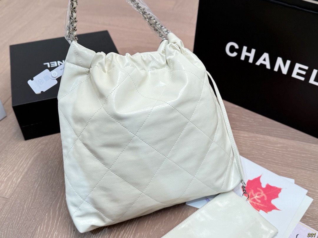 &yen;180全套飞机盒包装 油蜡皮香奈儿金币包购物袋 Chanel22bag垃圾袋真的太美啦 高级的情冷感扑面而来 超级酷 可盐可甜 给你淡淡的清新 日常出街首选 尺寸：39 42