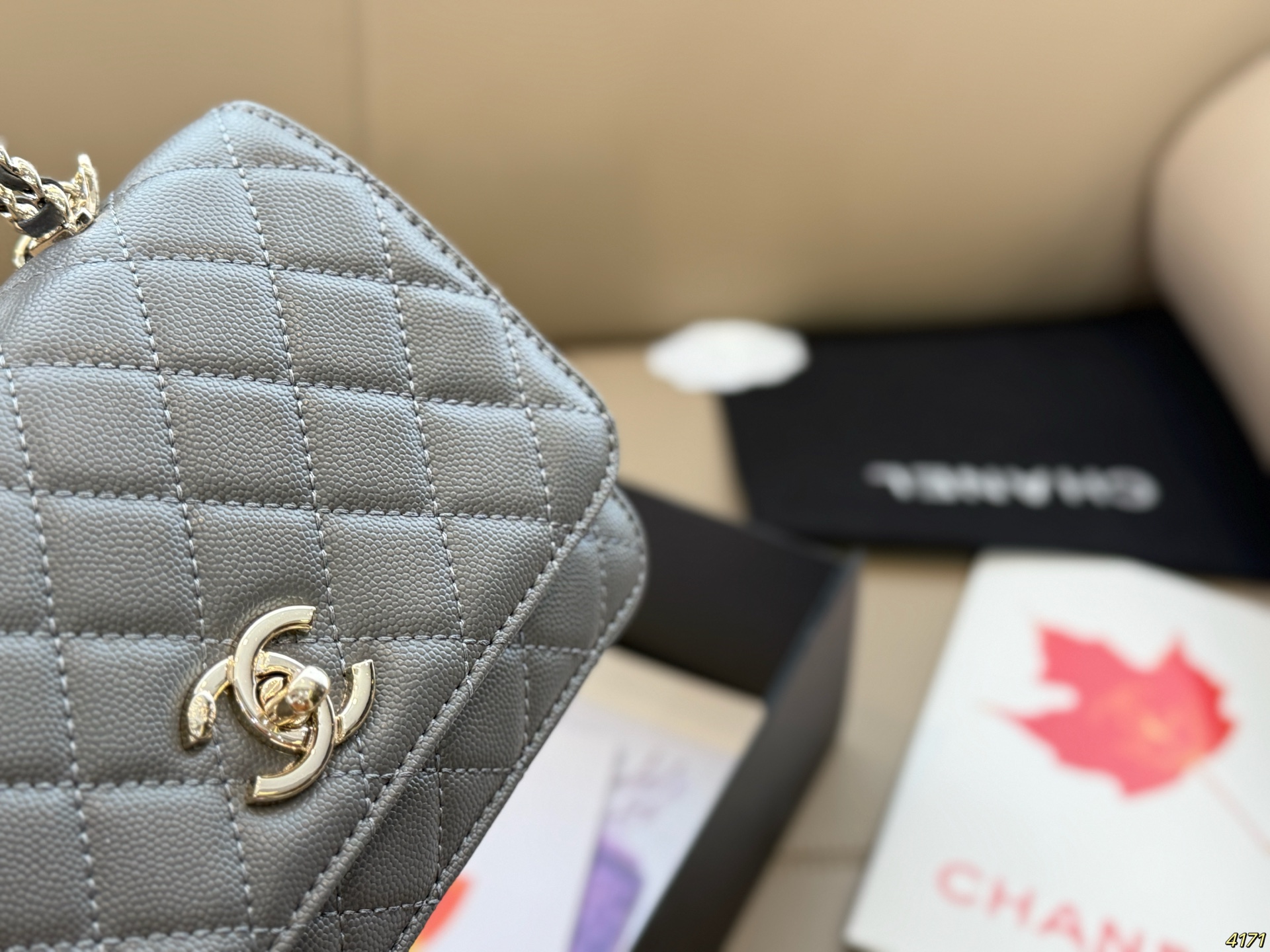 &yen;135 香奈儿Chanelwoc 限量版手柄发财包 好看不止是一点，具备优雅的高级气质 第一眼看到就深深爱上。 颜值不必说 直接闭眼入不会错 尺寸19 12