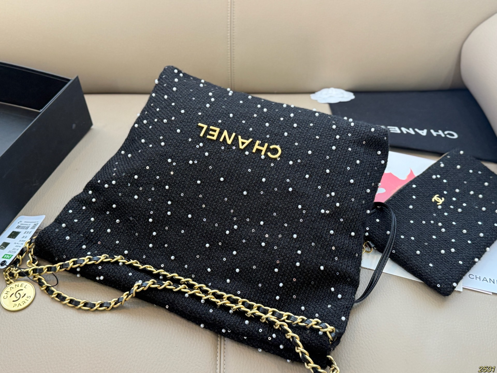 &yen;170折叠盒 香奈儿金币包购物袋 Chanel22bag垃圾袋真的太美啦 高级的情冷感扑面而来 超级酷 可盐可甜 给你淡淡的清新 日常出街首选 尺寸：29 29