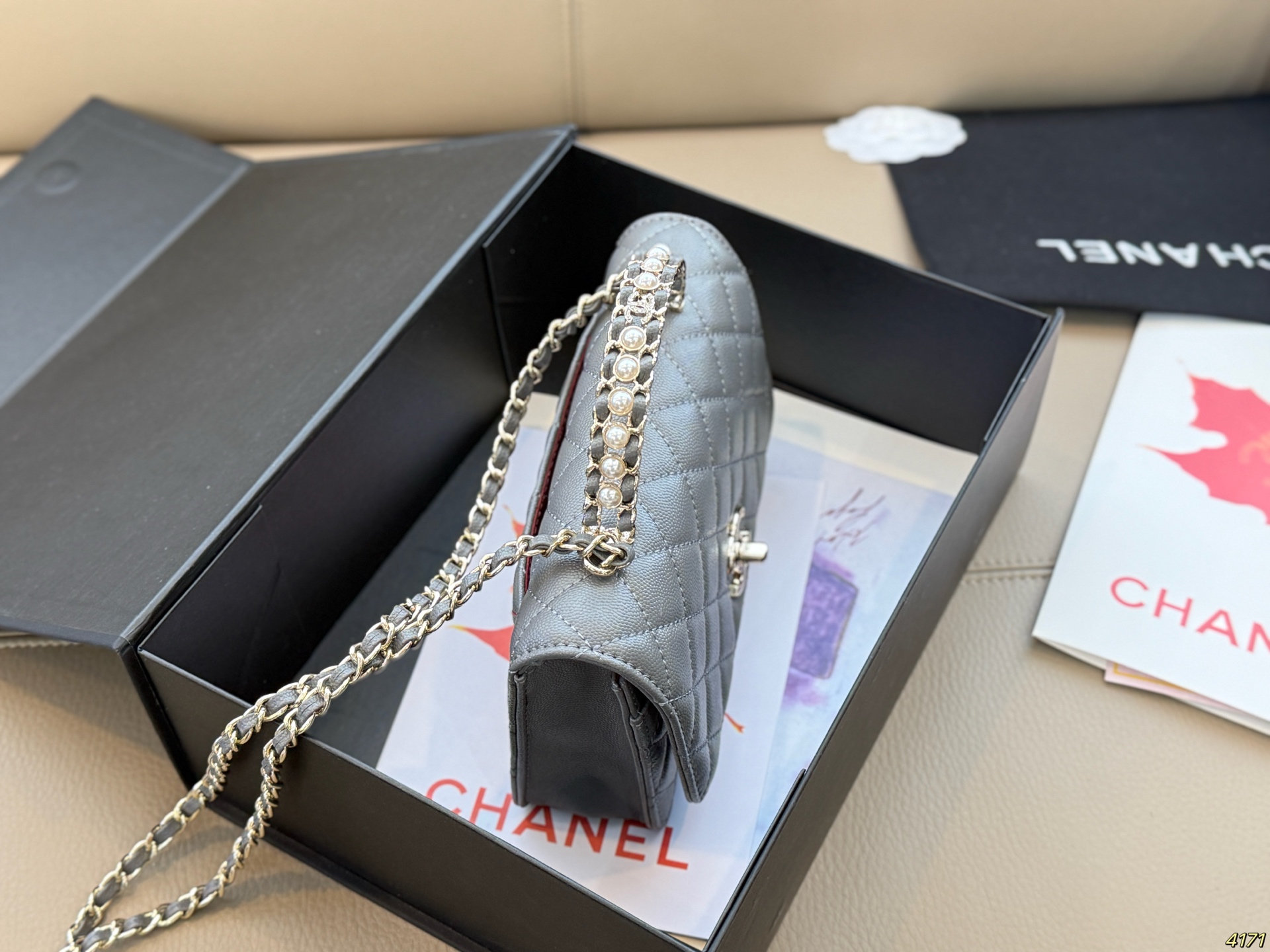 &yen;135 香奈儿Chanelwoc 限量版手柄发财包 好看不止是一点，具备优雅的高级气质 第一眼看到就深深爱上。 颜值不必说 直接闭眼入不会错 尺寸19 12