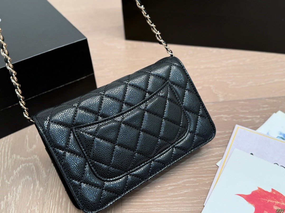 &yen;150全套飞机盒包装 size：20*13cm ⚠️牛皮 升级版 🔍 小香家 发财包 woc发财包，可以有😎 必须给自己安排 Chanel发财包香奶奶包中最经常用的一只