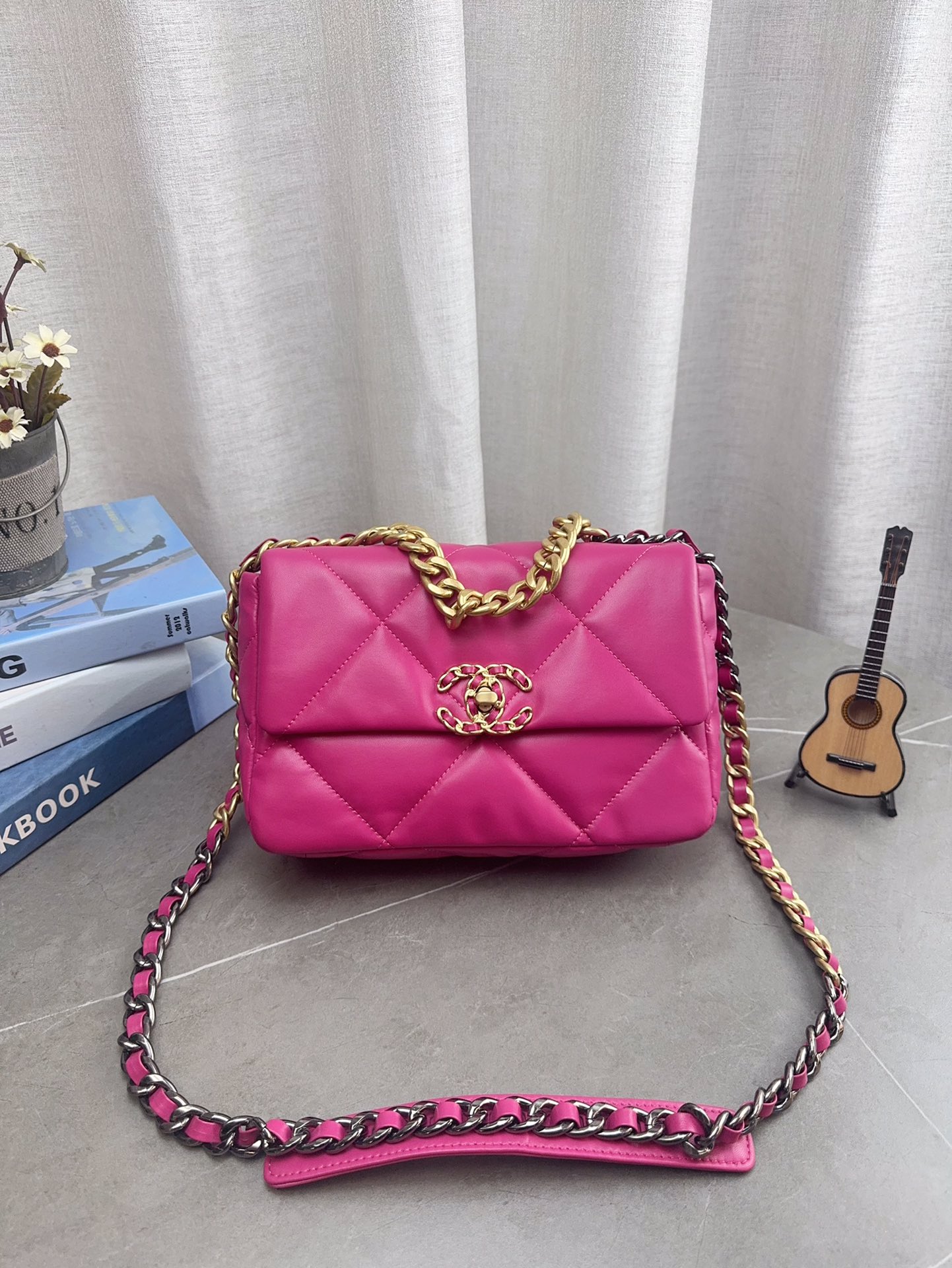 配折叠盒飞机盒 香奈儿19bag 性价比做到最优 皮料再次升级 质感高级&hellip;。 尺寸28*17cm p160