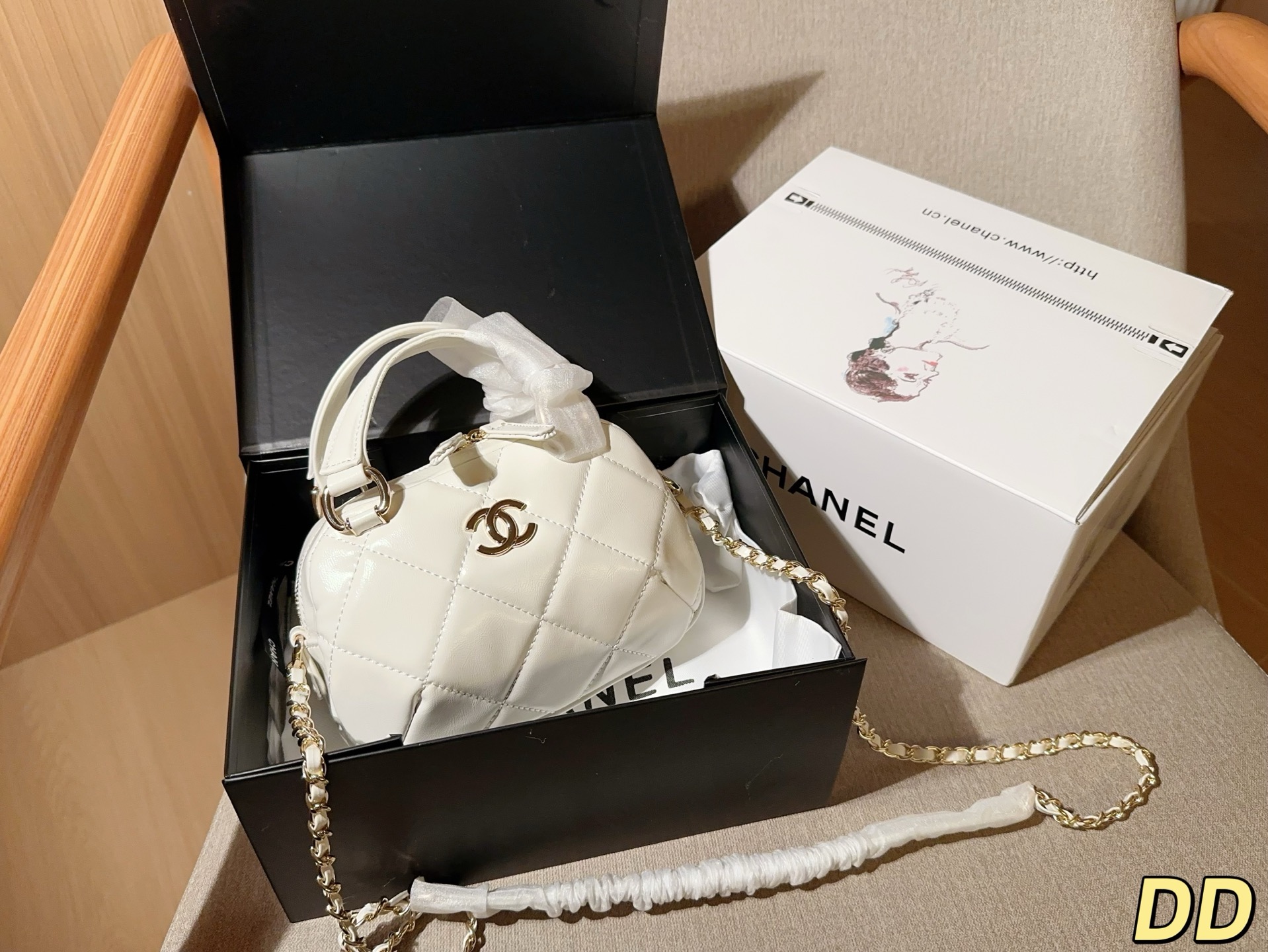 💰155 Chanel香奈儿 新品25N滑雪🏂🏻系列 迷你保龄球包～ 尺寸18&times;14&times;5 礼盒包装🎁