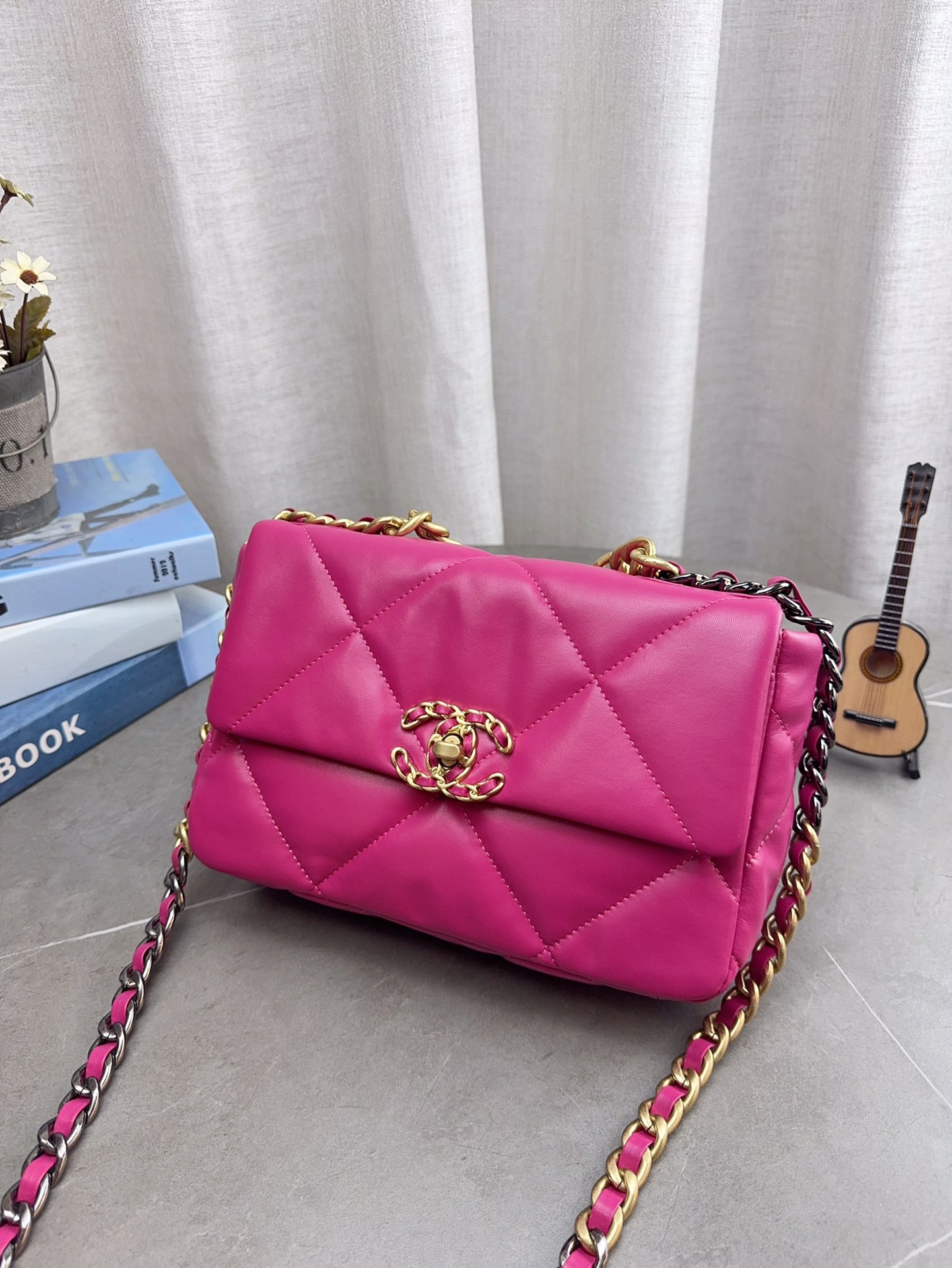 配折叠盒飞机盒 香奈儿19bag 性价比做到最优 皮料再次升级 质感高级&hellip;。 尺寸28*17cm p160