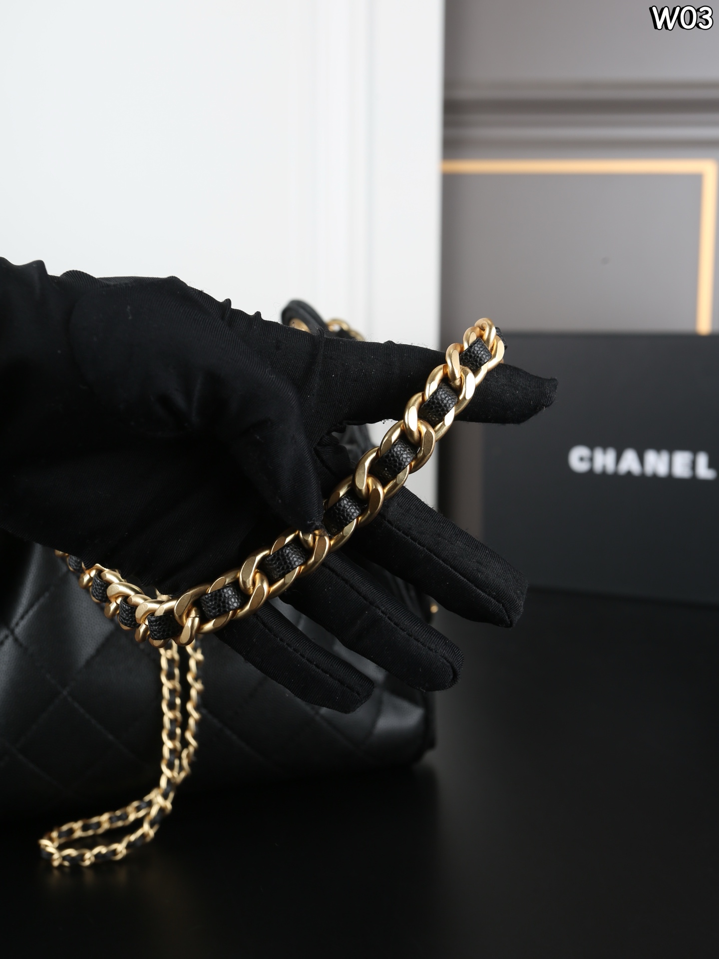 P230 全套礼盒 CHANEL香奈儿 25Bag 25P 鱼子酱 hobo 抽绳水桶包 腋下包链条包单肩包 抽绳水桶包，慵懒感拉满，酷girl必备单品，容量大。实物超好看，上身随性高级 尺寸：22.5&times;14