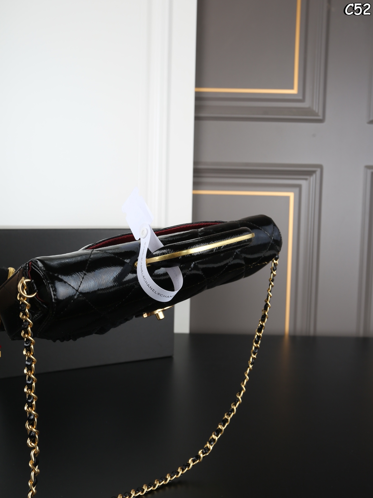 大P260 全套礼盒 小P250 全套礼盒 CHANEL香奈儿 25K 油蜡皮 法棍包 单肩手提包 链条包 高级迷人的质感💫 长度也玩得超大胆 香风的经典符号被重新唤醒 Lulu Tenney的清冷感完美驾驭 小香新款手柄法棍包~也太优雅高级 尺寸：31&times;12/19&times;12