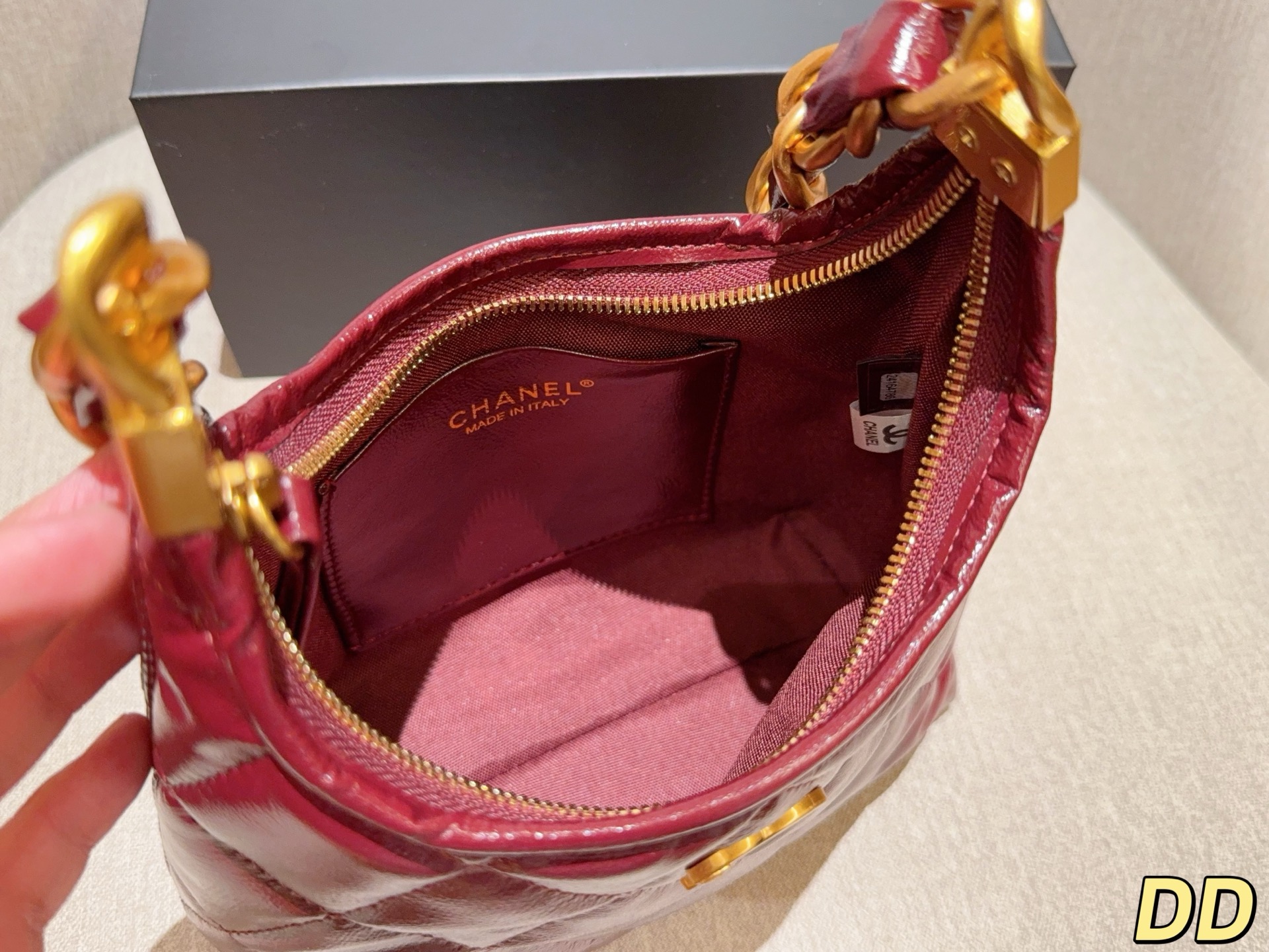 💰145 香奈儿Chanel 24A最新hobo油蜡皮腋下包 尺寸20&times;19&times;8 礼盒包装🎁