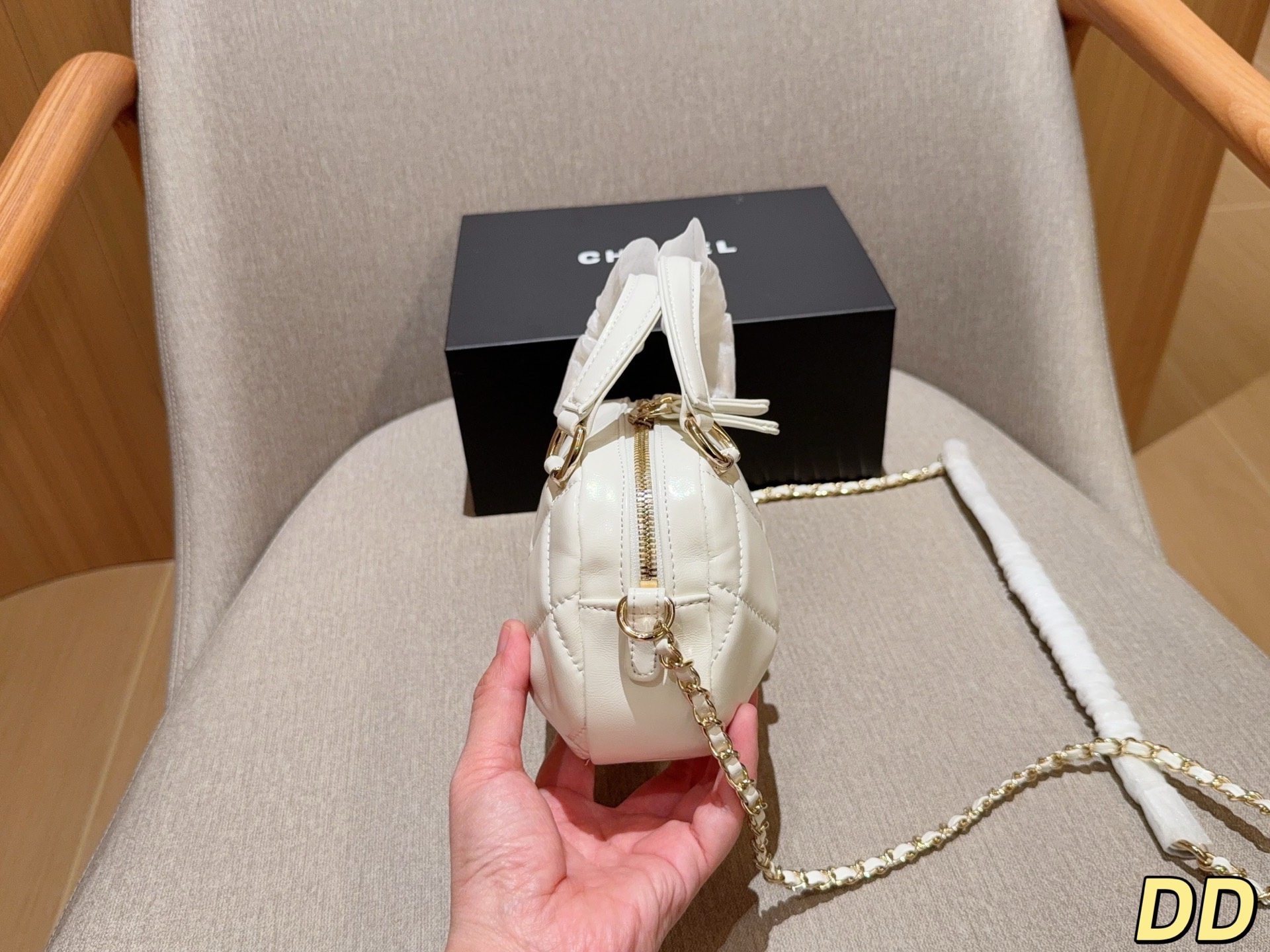 💰155 Chanel香奈儿 新品25N滑雪🏂🏻系列 迷你保龄球包～ 尺寸18&times;14&times;5 礼盒包装🎁