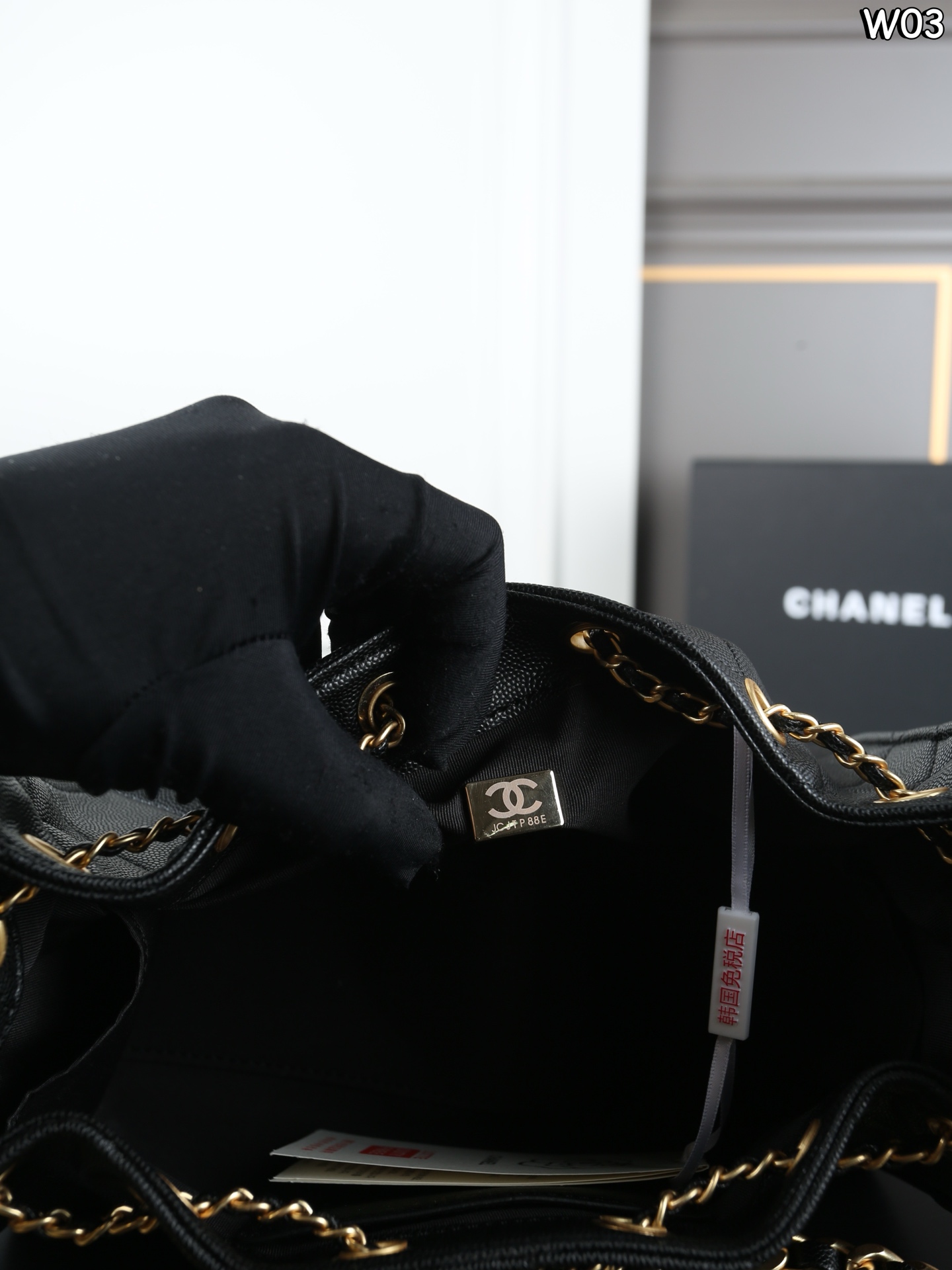 P230 全套礼盒 CHANEL香奈儿 25Bag 25P 鱼子酱 hobo 抽绳水桶包 腋下包链条包单肩包 抽绳水桶包，慵懒感拉满，酷girl必备单品，容量大。实物超好看，上身随性高级 尺寸：22.5&times;14