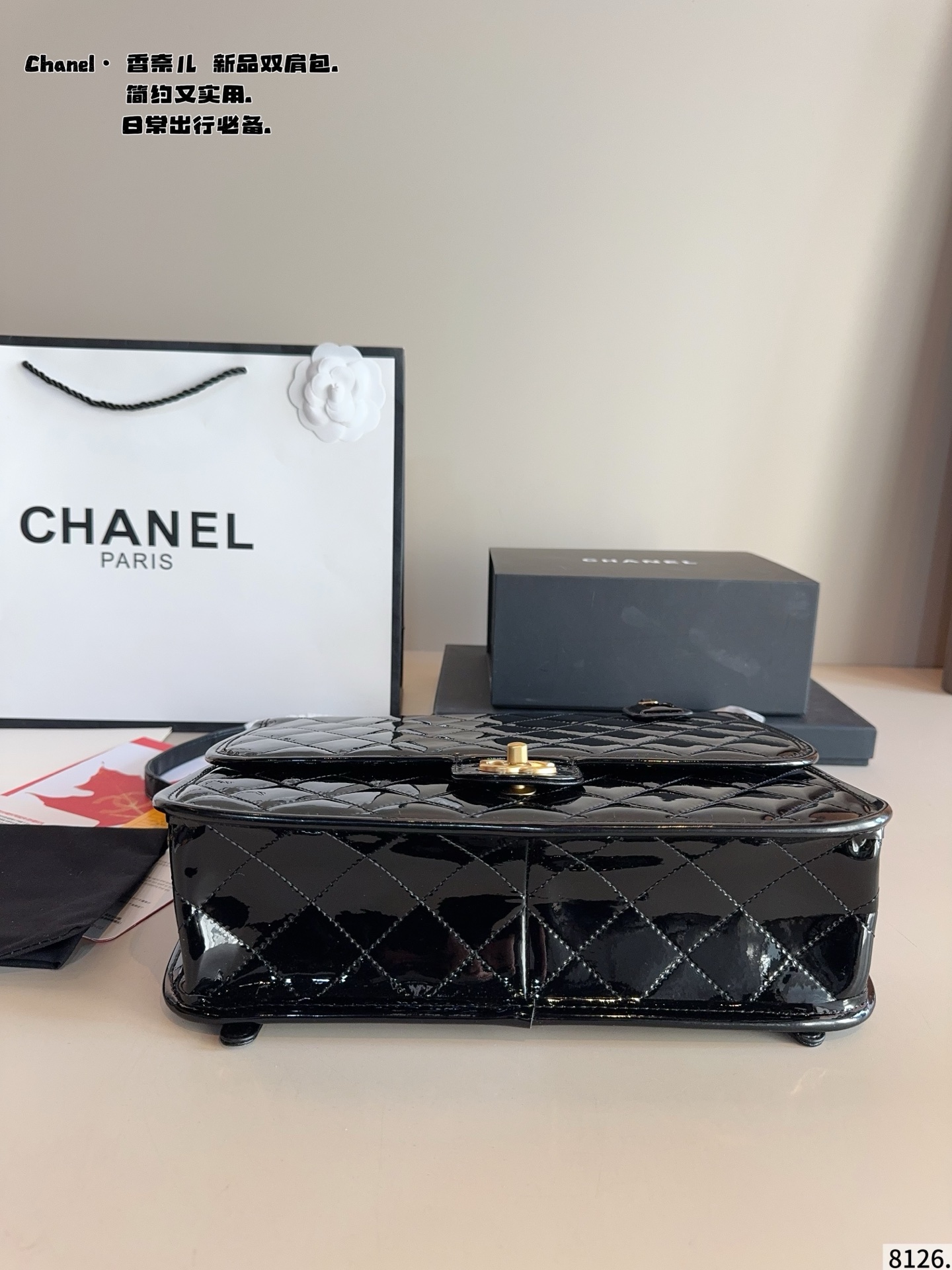 p215配礼盒🎁. 香奈儿CHANEL 新品邮差双肩包 简直无法拒绝 超显气质 高级感十足 集美必入款 尺寸：30*8*25cm