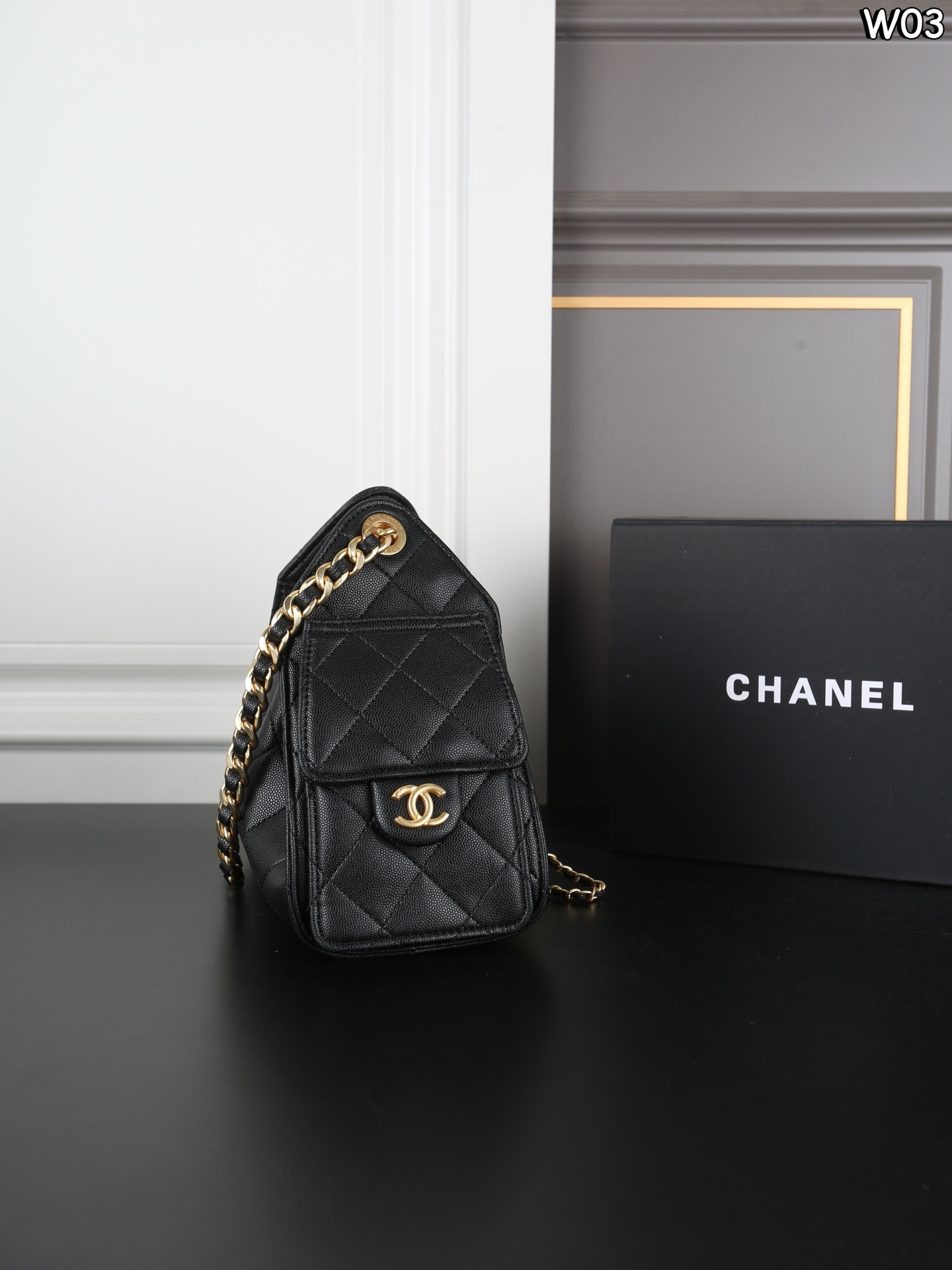 P230 全套礼盒 CHANEL香奈儿 25Bag 25P 鱼子酱 hobo 抽绳水桶包 腋下包链条包单肩包 抽绳水桶包，慵懒感拉满，酷girl必备单品，容量大。实物超好看，上身随性高级 尺寸：22.5&times;14