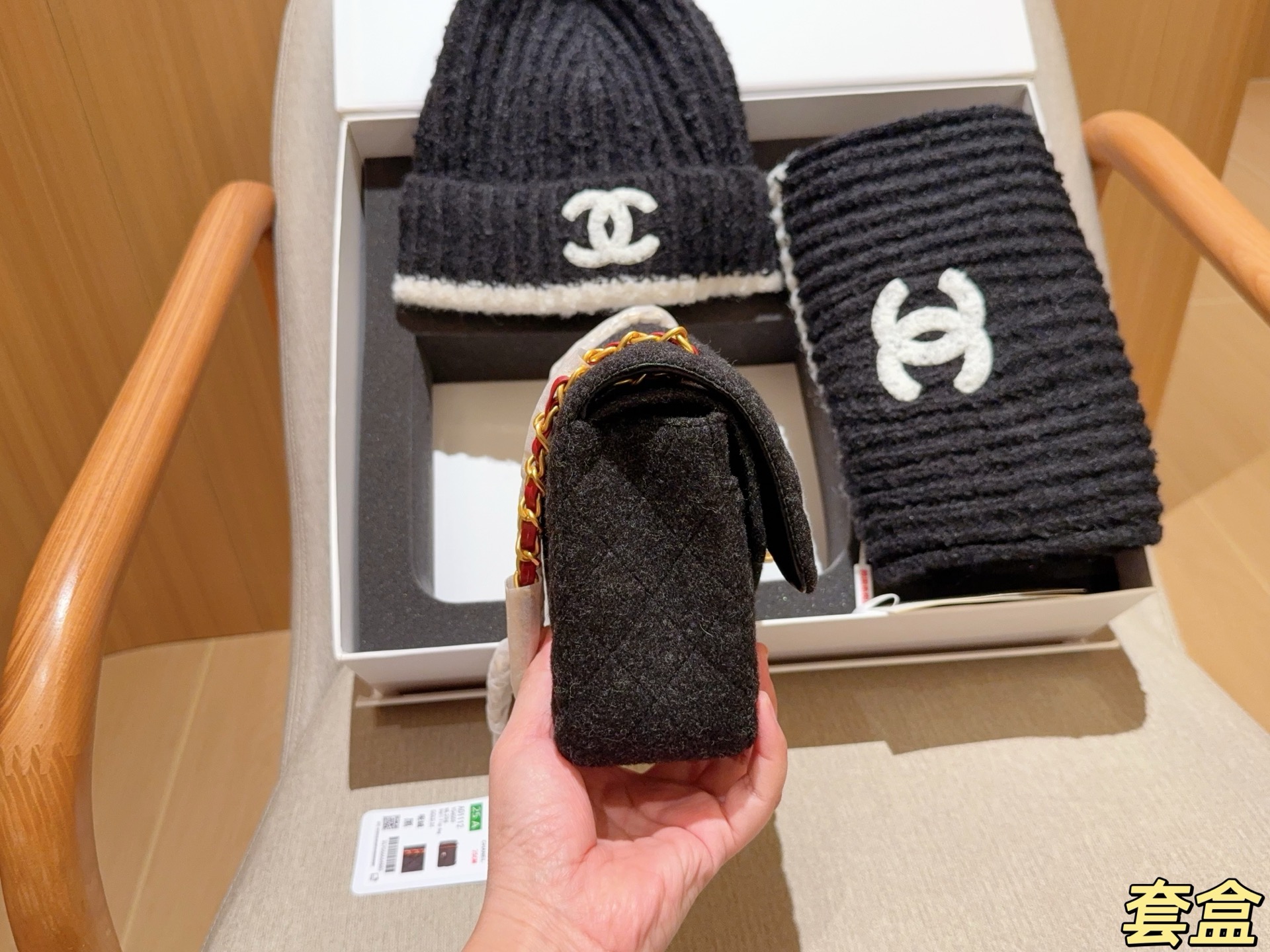 💰250 CHANEL香奈儿 超值套盒毛呢cf 香奈儿围巾+帽子 尺寸25&times;15 礼盒包装🎁