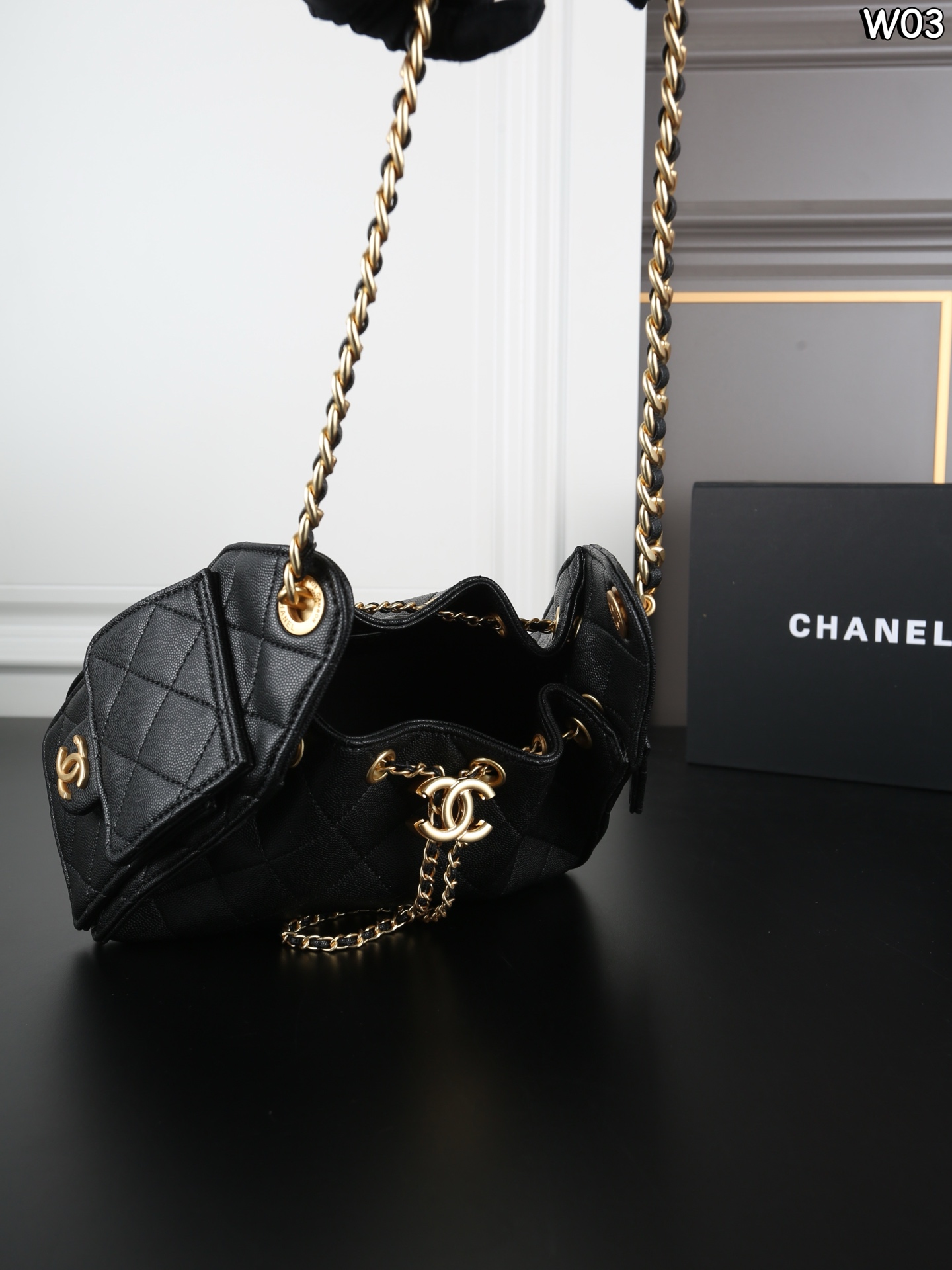 P230 全套礼盒 CHANEL香奈儿 25Bag 25P 鱼子酱 hobo 抽绳水桶包 腋下包链条包单肩包 抽绳水桶包，慵懒感拉满，酷girl必备单品，容量大。实物超好看，上身随性高级 尺寸：22.5&times;14