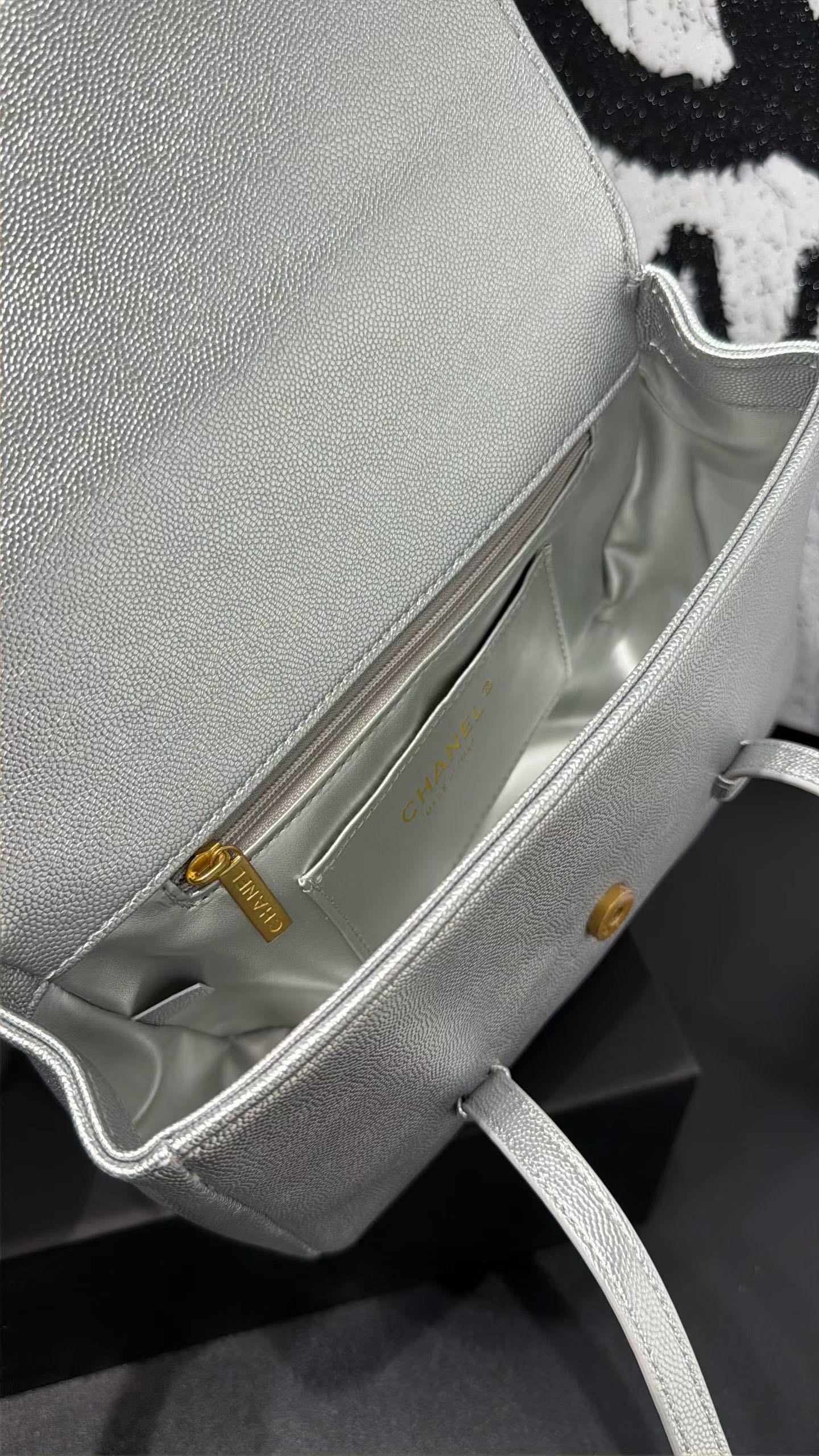 💰199包邮❗ OHANEL ❤️26CJennie明星同款🔥早春系列尺寸：22-15-6cm 材质：小颗粒牛皮