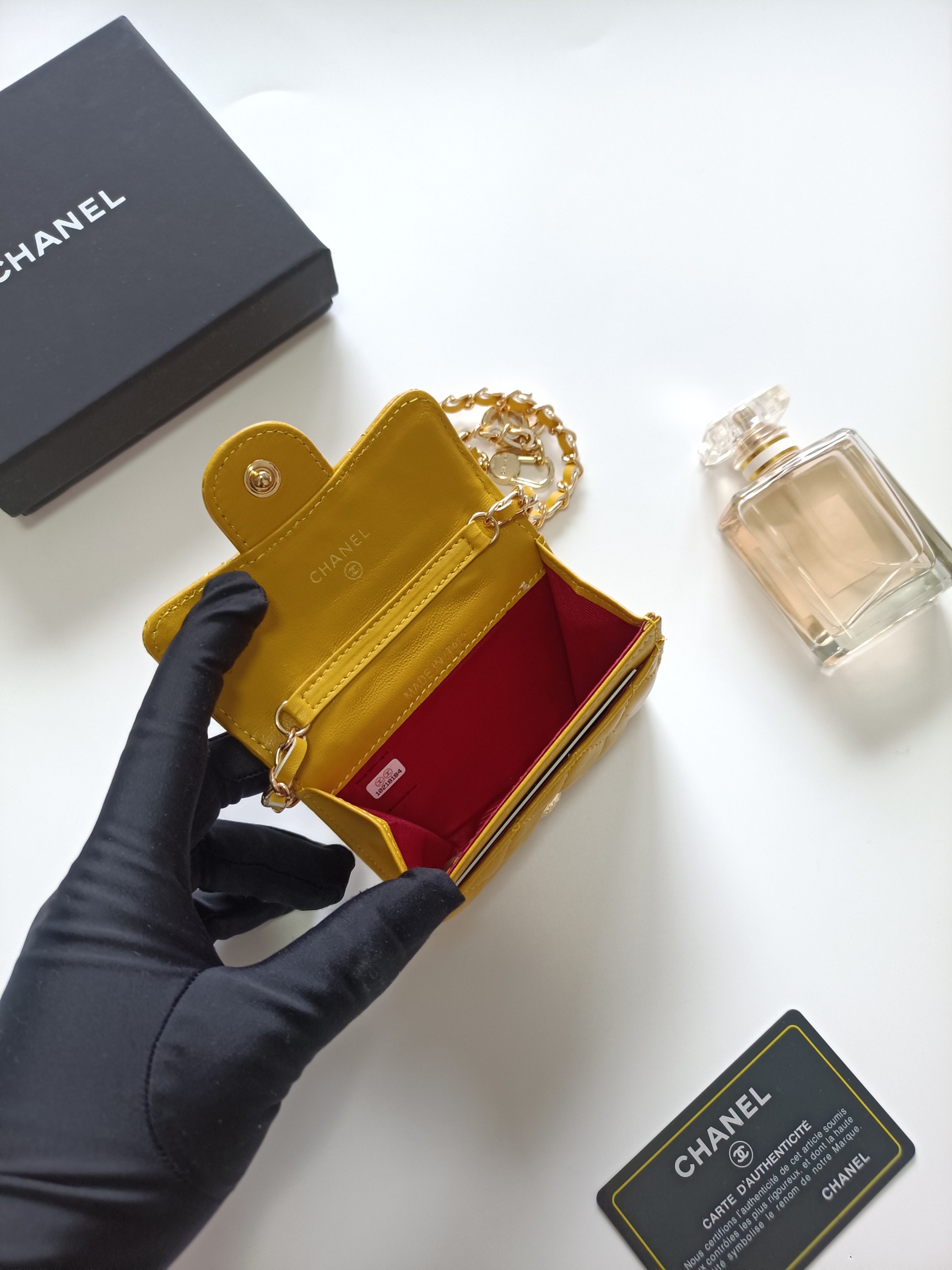 💰95包邮‼️ A8937# 新款零钱包👛 羊皮女包 小巧便携设计风格 官网同步新款💋 尺寸11.3*7.5*2.1CM