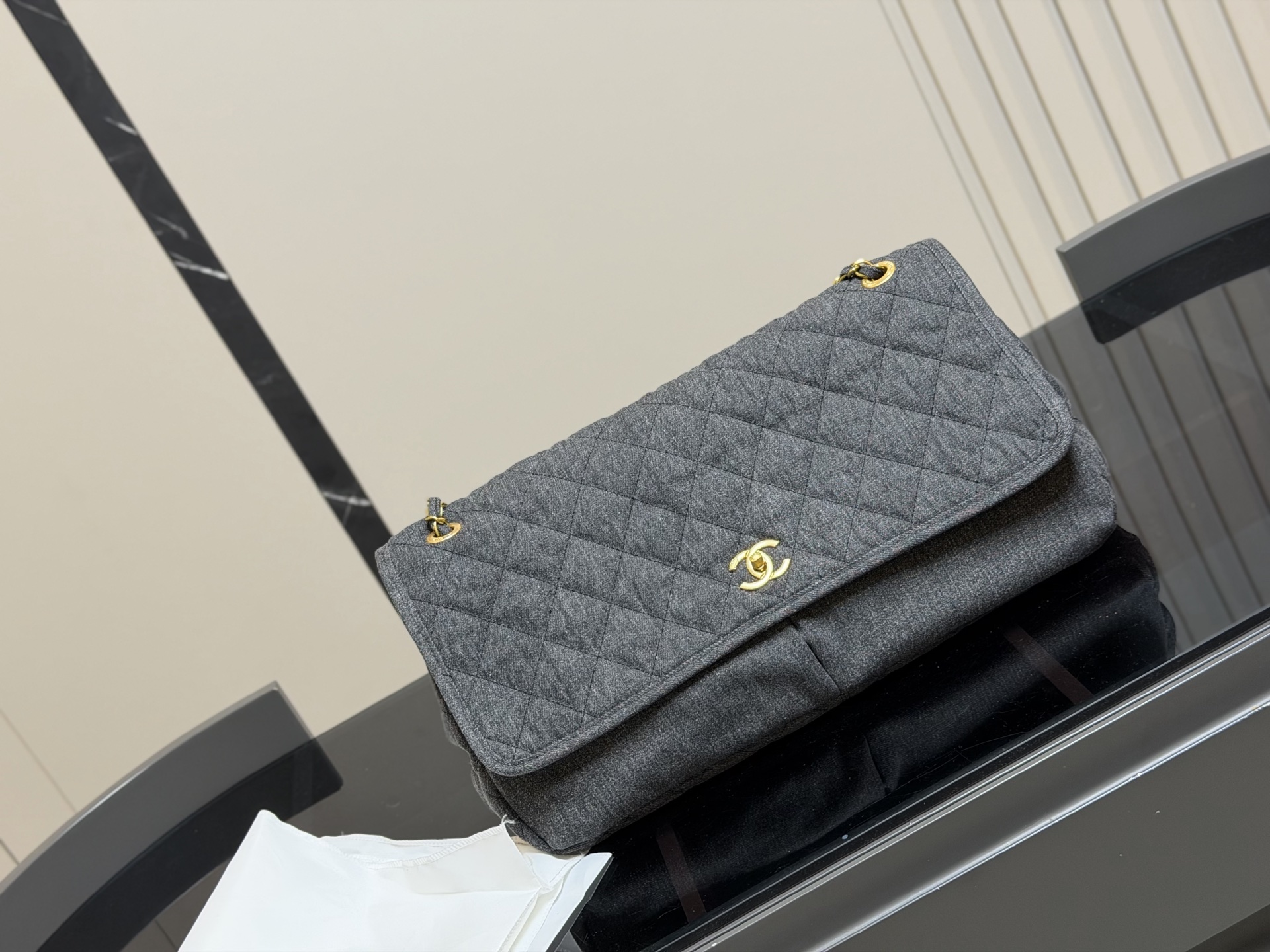 ¥190 香奈儿旅行袋 Chanel中古. 复古穿搭 牛仔系的搭配很适合 复古氛围感瞬间拉满 机场包40.25cm