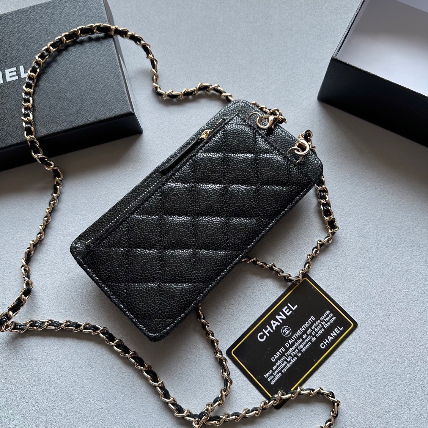 P120🎀🎀颜色 黑羊金 黑羊银🎀尺寸 18x11🎀香奈儿多功能手机包 可肩背专柜品质羊皮绣花 海外订制五金 做工油边精湛