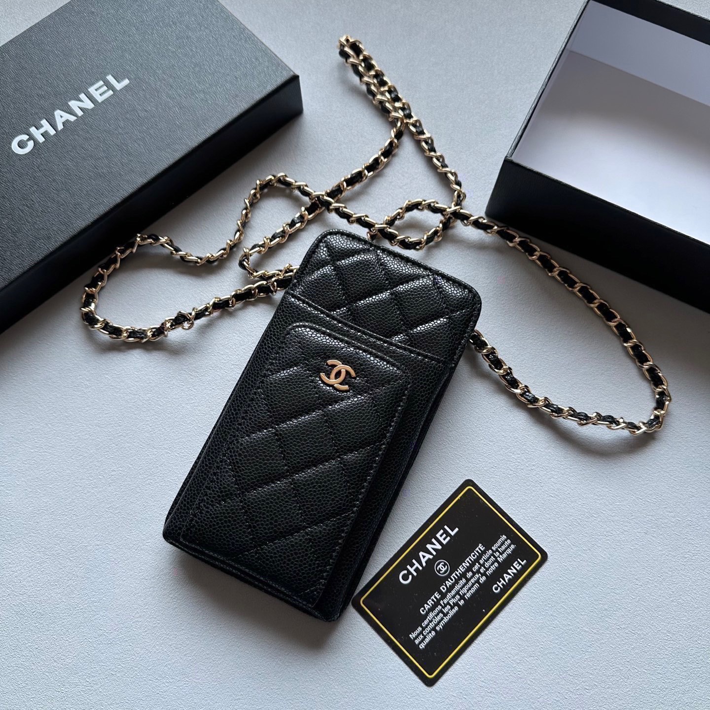 P120🎀🎀颜色 黑羊金 黑羊银🎀尺寸 18x11🎀香奈儿多功能手机包 可肩背专柜品质羊皮绣花 海外订制五金 做工油边精湛