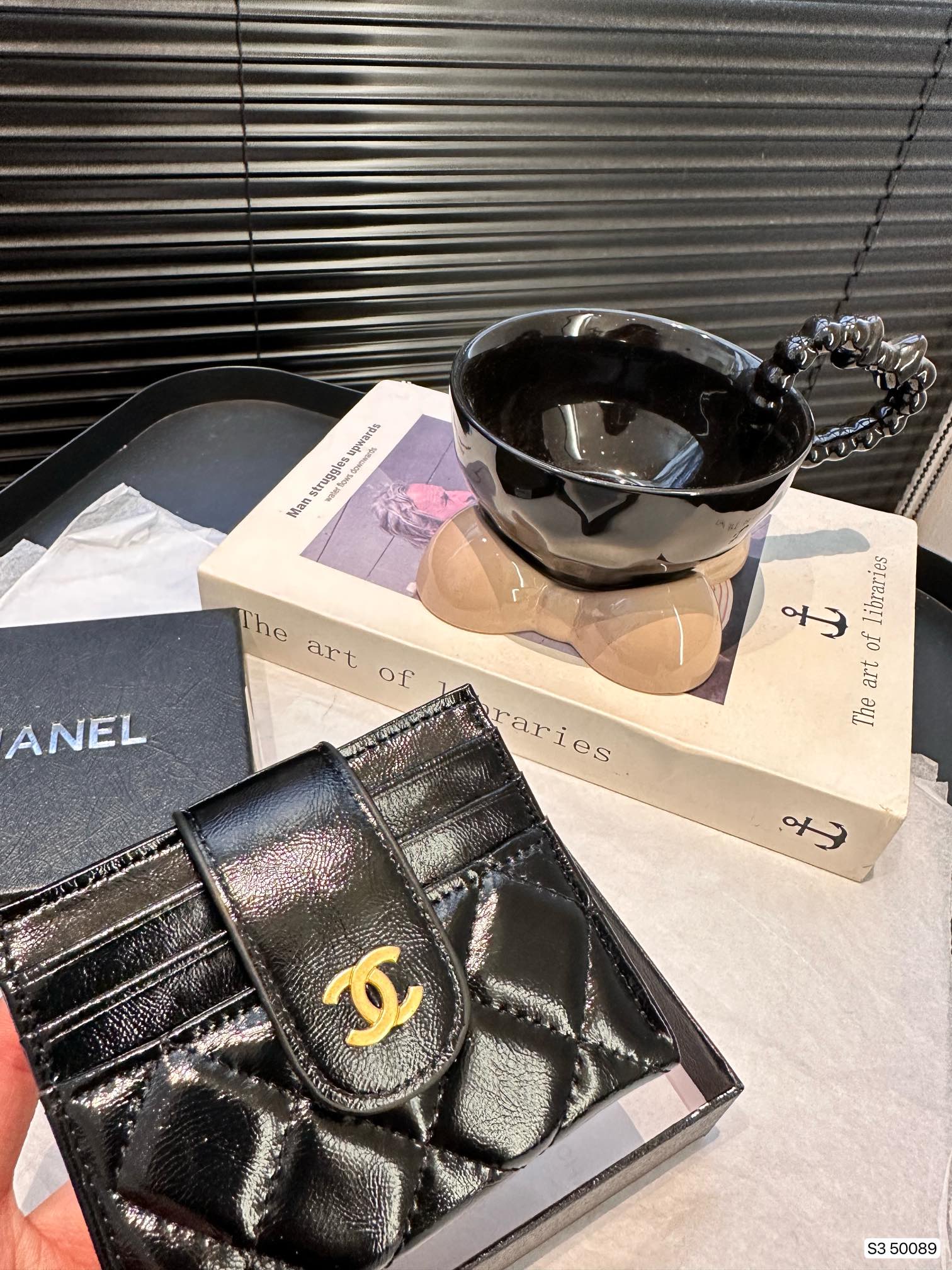 P65 配盒 香奈儿卡包 做工精致，媲美专柜 多功能小钱包卡包 超多卡位时尚美美必备，超级实用！尺寸：10.5 8.5 货号50089