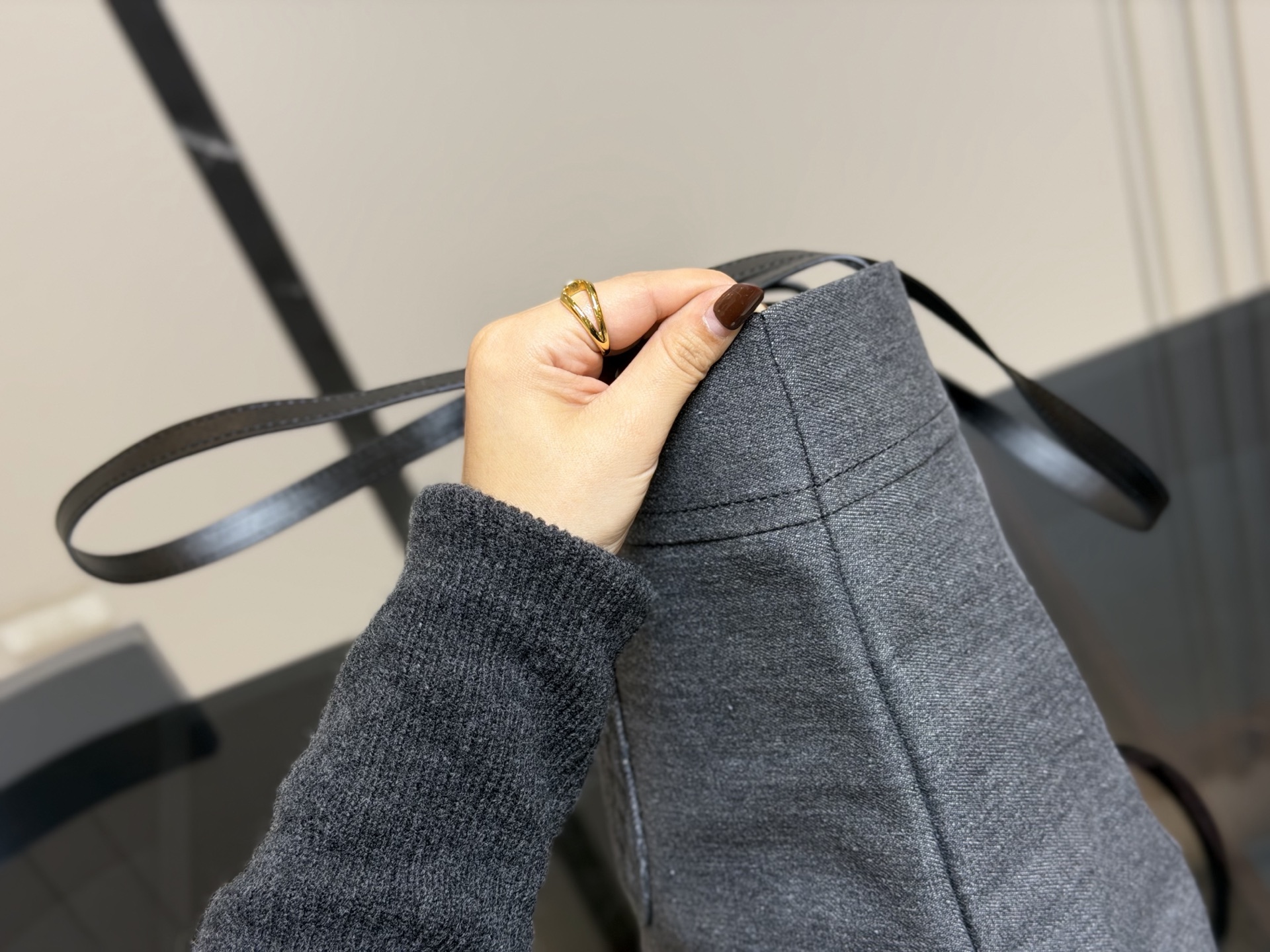 &yen;180 尺寸：36.28cm 香奈儿 牛仔沙滩包🏖️ 安排！安排！ 今年出的这个沙滩包可太好看了! 水洗做旧款更加有高级感