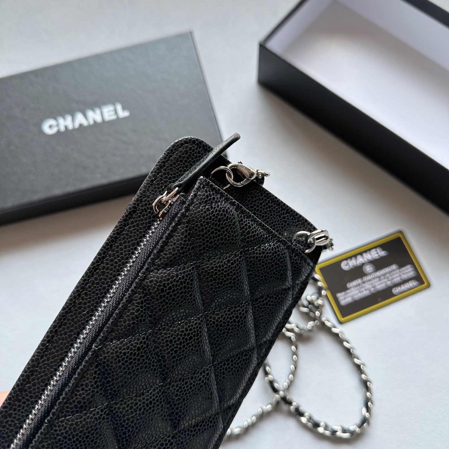 P120🎀🎀颜色 黑羊金 黑羊银🎀尺寸 18x11🎀香奈儿多功能手机包 可肩背专柜品质羊皮绣花 海外订制五金 做工油边精湛