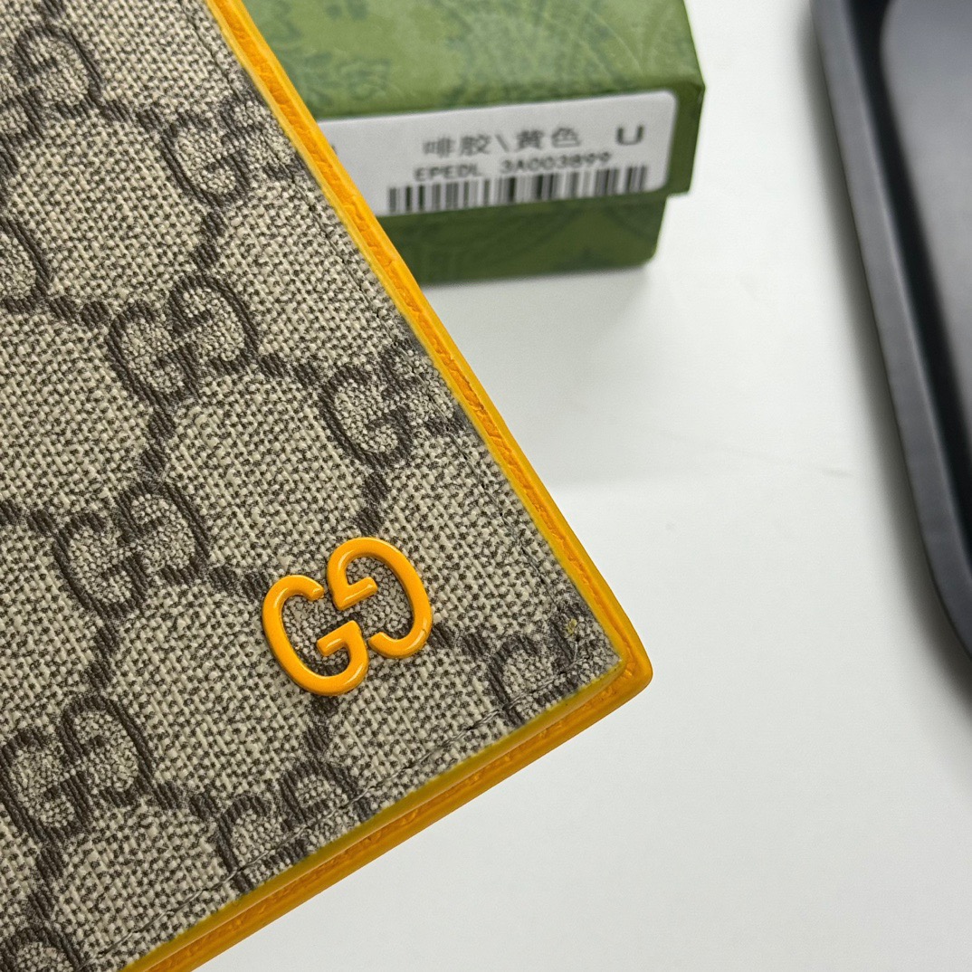 p75🎀GUCCI F08🎀颜色：黑胶／兰 啡胶／黄 啡胶／灰🎀尺寸：11*10*1.5 🎀GUCCl专柜最新款火爆登场！官网同步，精湛手工制作，实物拍摄，男女统用！