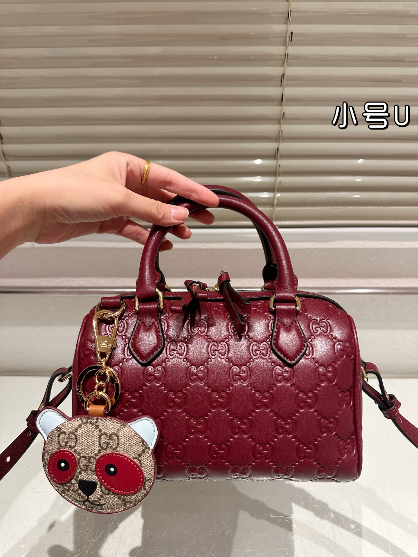 P190 配挂件 Gucci 波士顿 枕头包 👜最新系列 这个款复古韵味特别浓,原版内里!上身效果也超赞,主要以精致特别的五金来提升整体质感。size:21.14