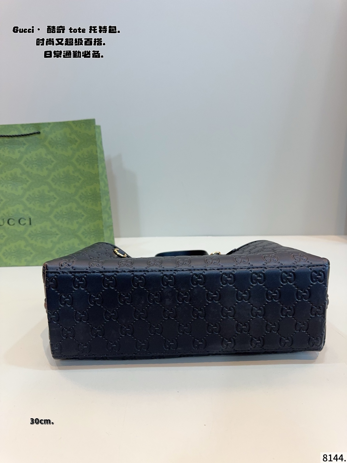 p180p180 Gucci古驰Exquisite饰双G 购物袋 最新款💋GUCCI枕头 市场独家新款，古奇醉新爆款，醉新元素，包现货‼️原厂订制五金，进口牛皮搭配GG胶料.～尺寸：36*12*25/30*10^19cm