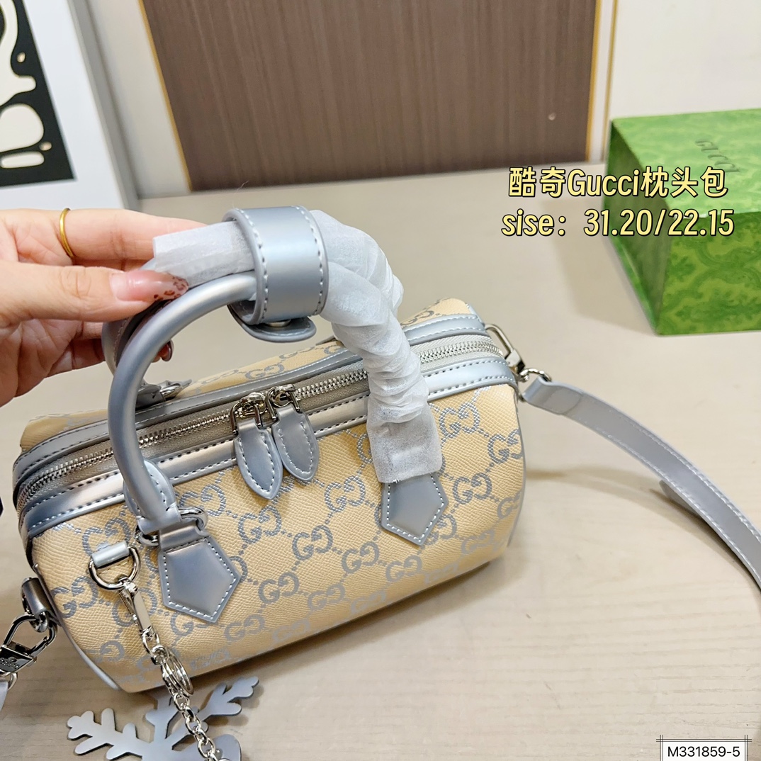 大号💰175 小号💰170 Gucci酷奇枕头包 大容量 手提斜挎皆可 通勤必备 一定要入！ 尺寸 大号31 20 中22 15