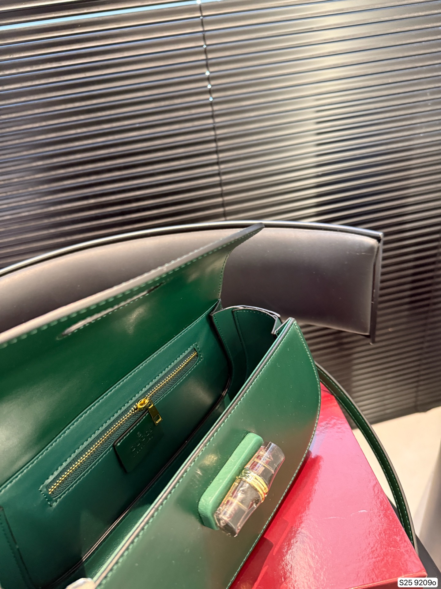 P175 配折叠盒 竹节包超级亮眼的绿色/Gucci bamboo Gucci古驰Bamboo竹节包 新款绿色 手提单肩斜挎包 超级好看 尺寸25.5 15 货号9209